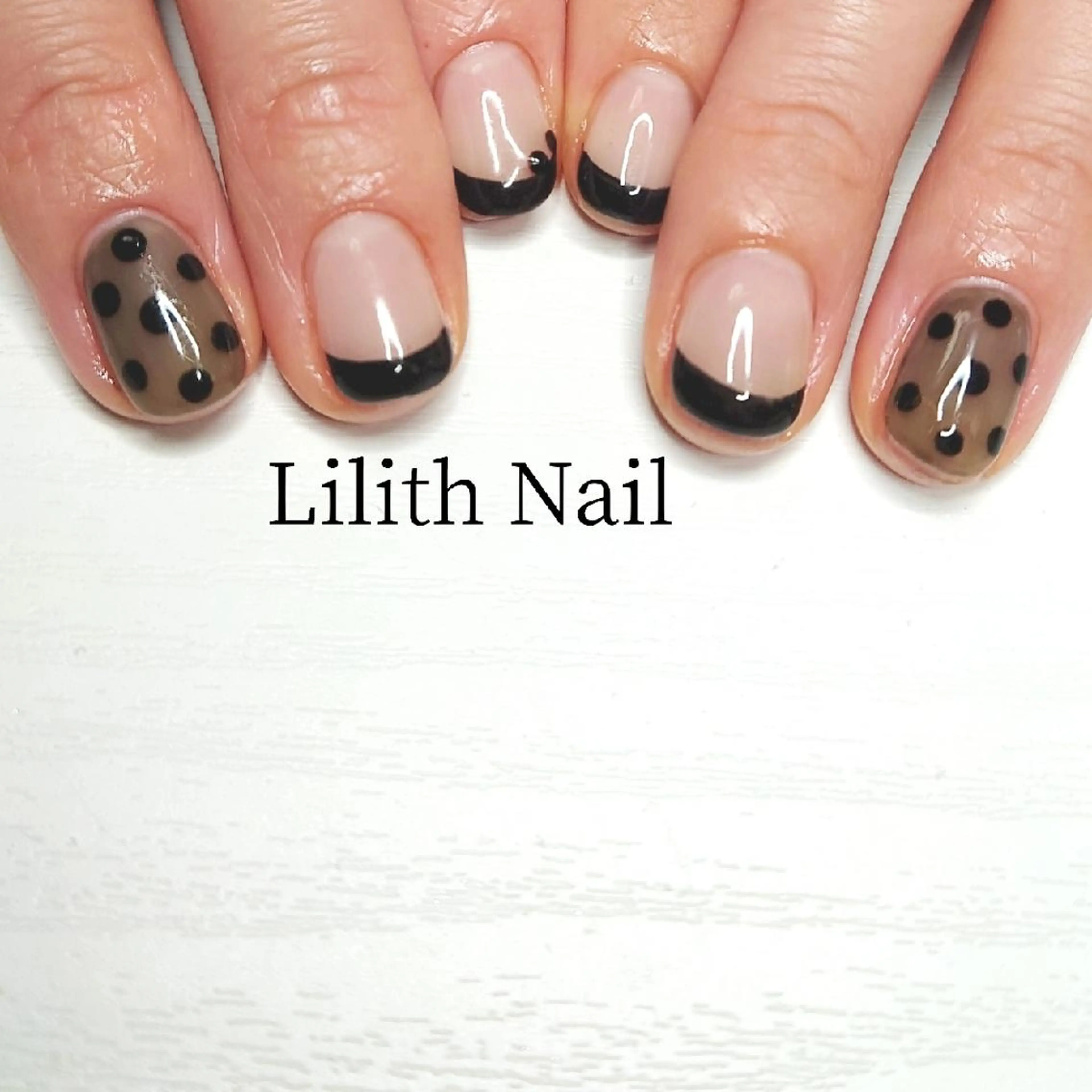 ネイル ドット フレンチネイル ハンドネイル Lilith Nailのネイルデザイン