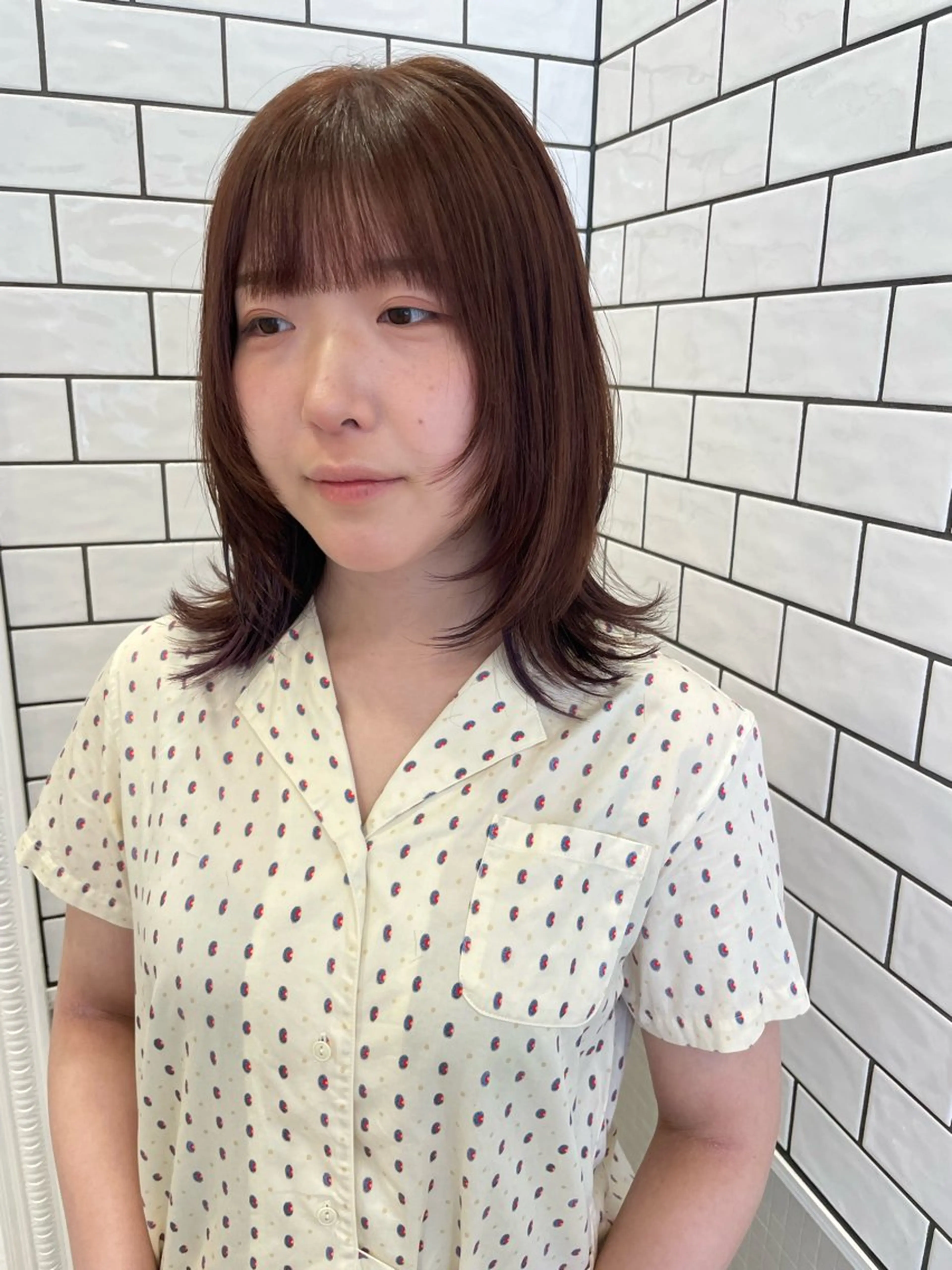 ミディアム MIFA レイヤー／パーマのヘアスタイル