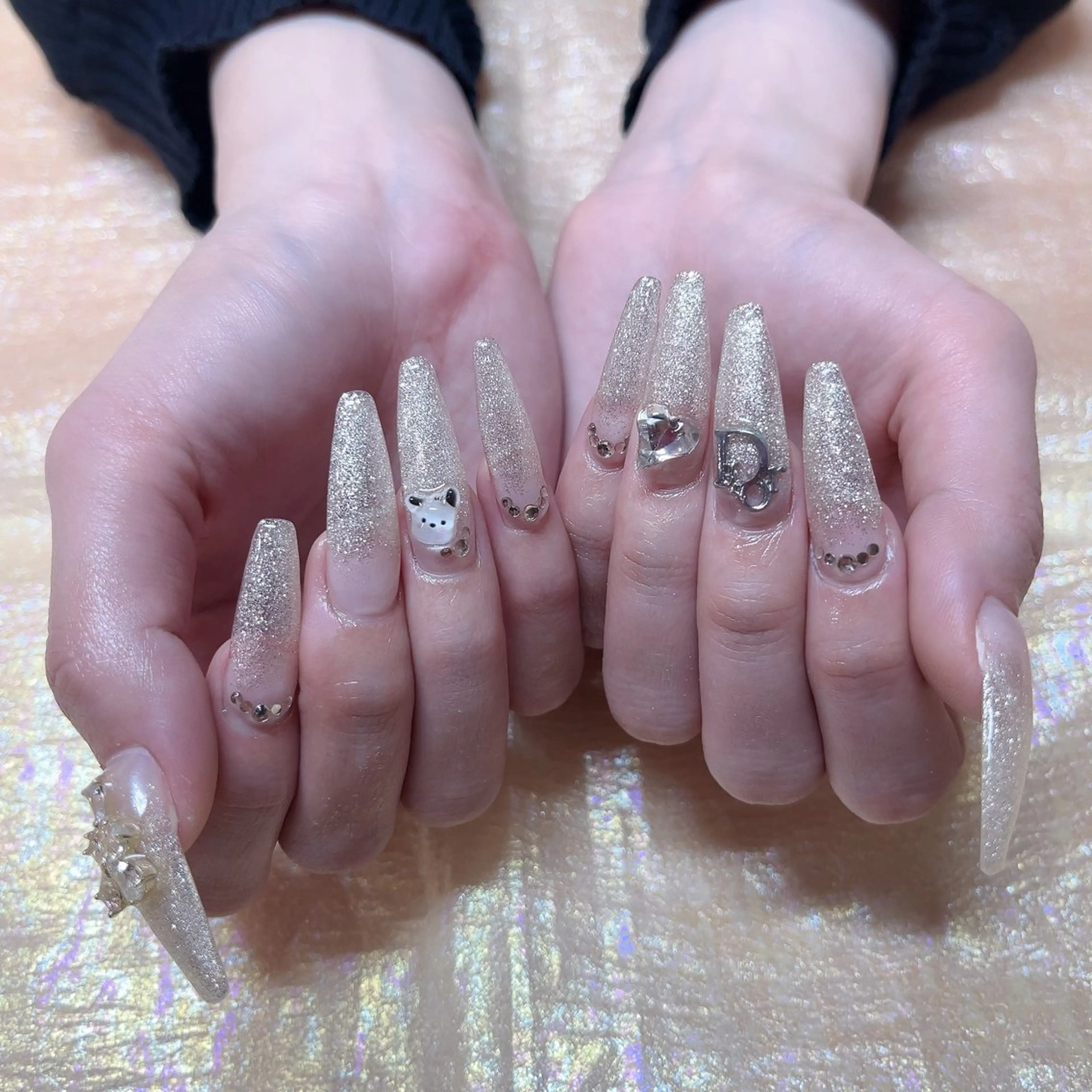 ネイル ハンドネイル MoonNail ユリ🌸のネイルデザイン
