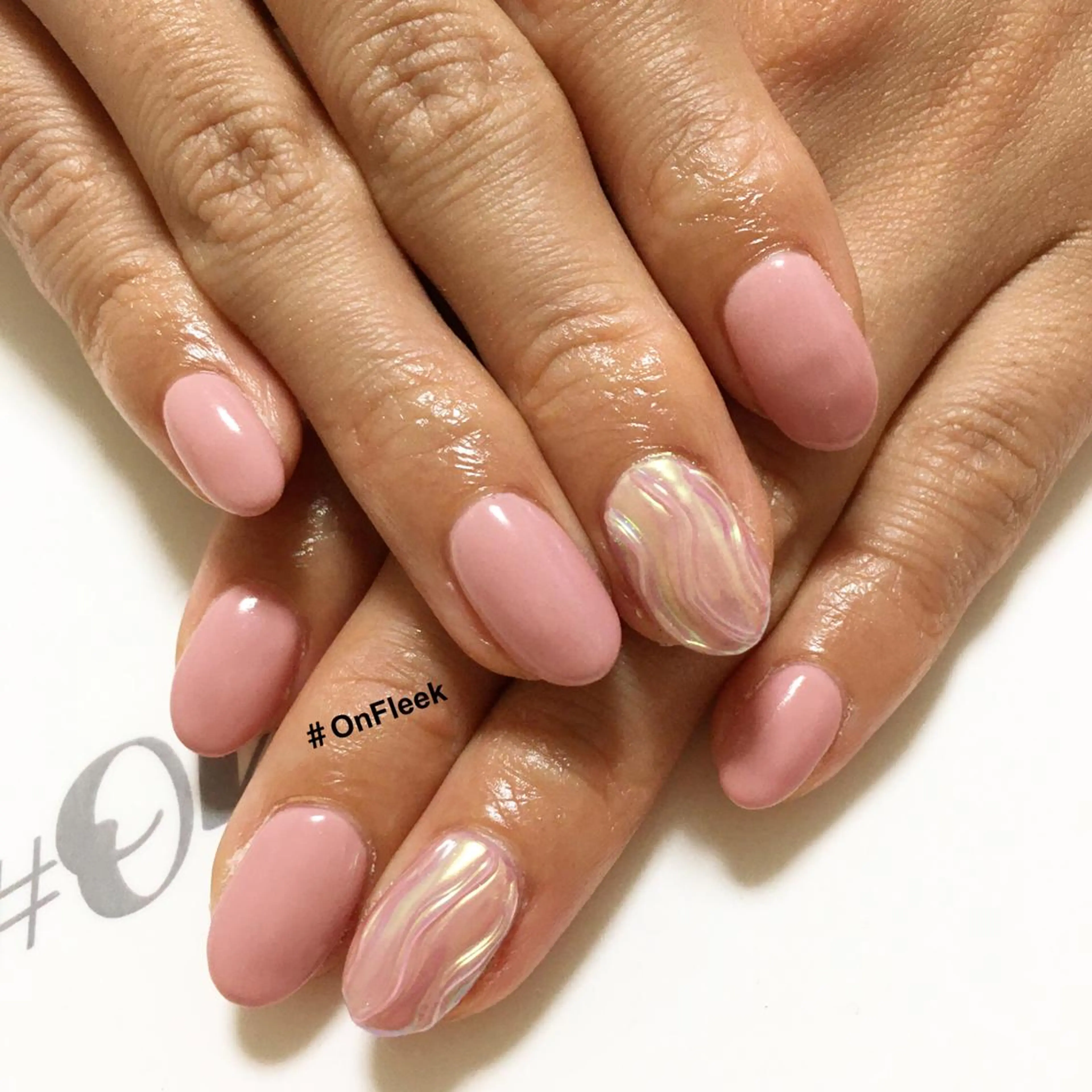 ネイル ミラーネイル ハンドネイル NailSalon ＃OnFleekのネイルデザイン