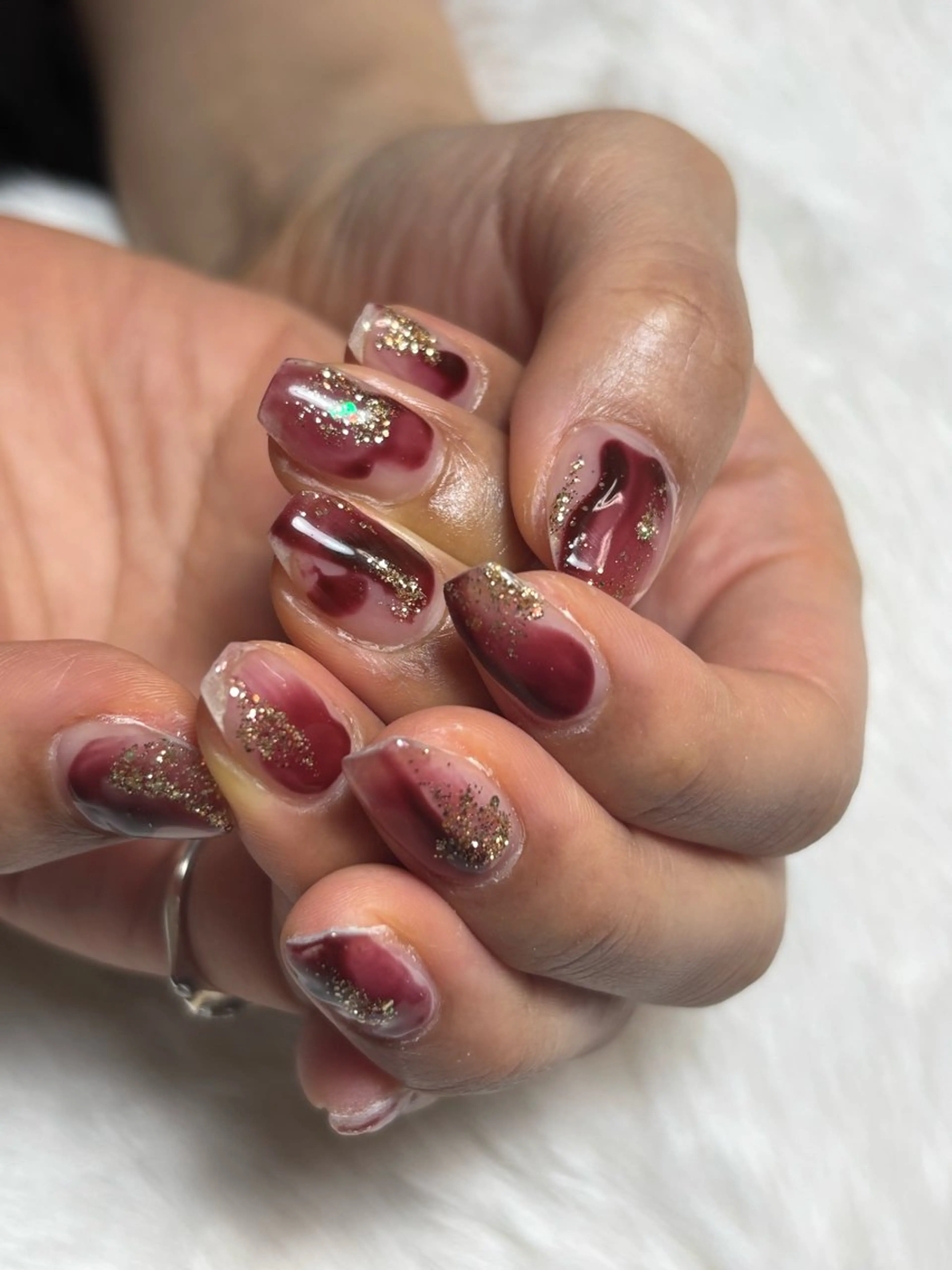 ネイル ボルドー ニュアンスネイル 三本 綾奈のネイルデザイン