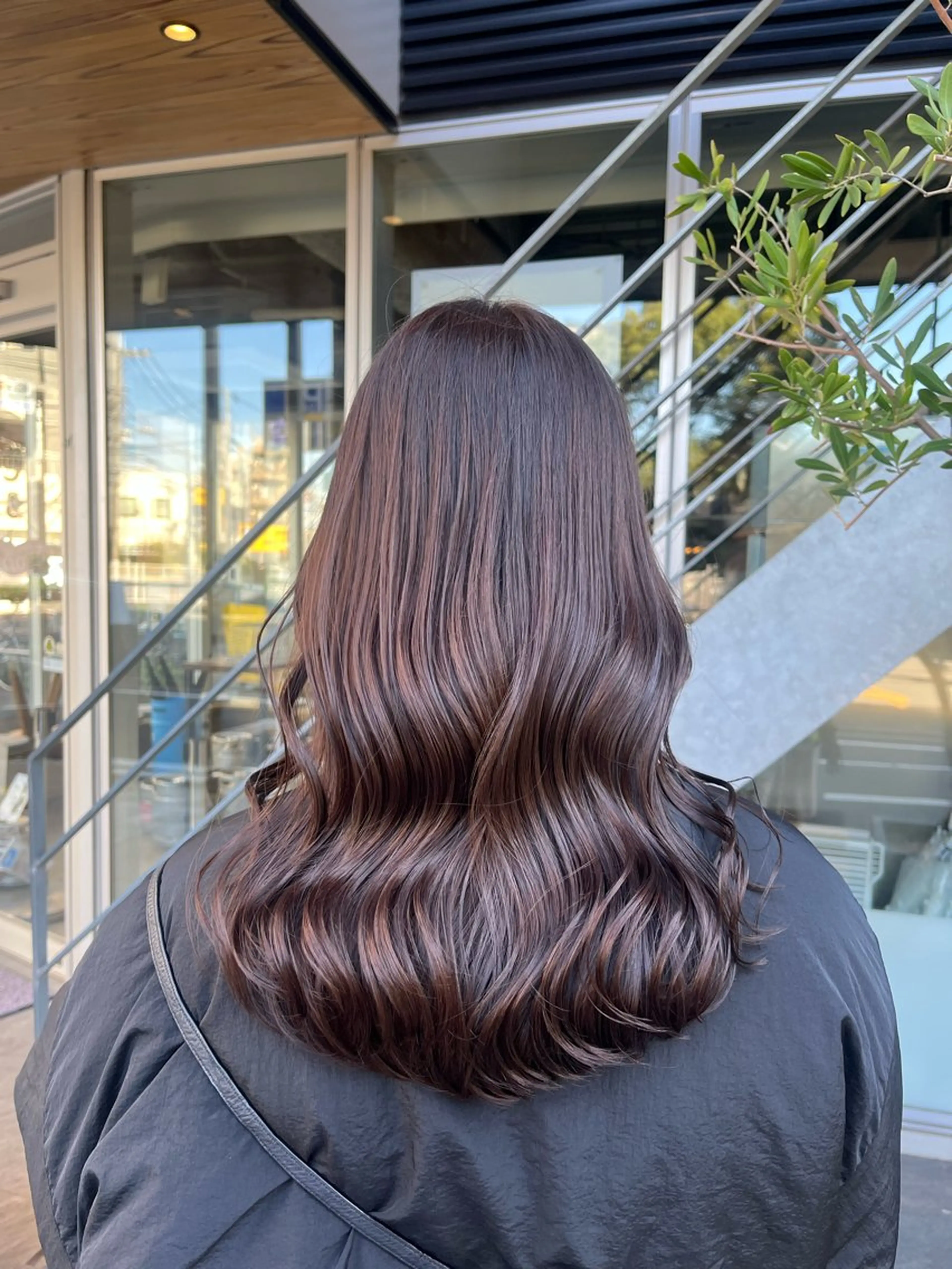 セミロング ヘアカラー 和泉田 真白のヘアスタイル