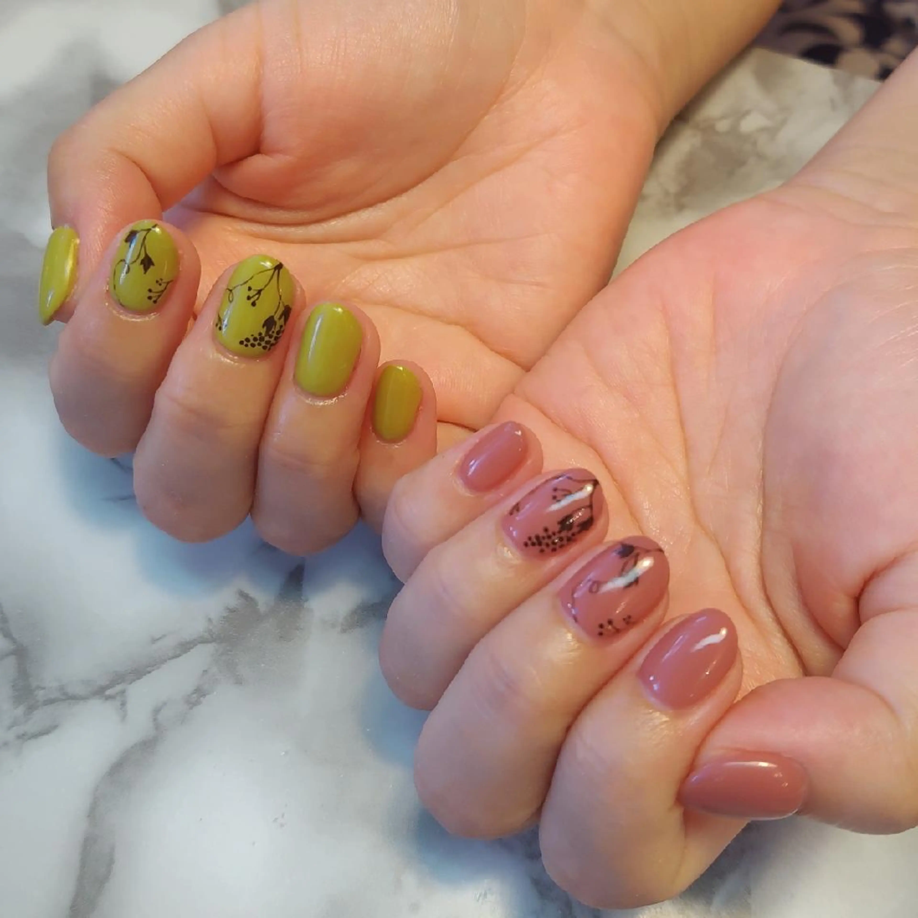 ネイル ジェヌインネイル 河内のネイルデザイン