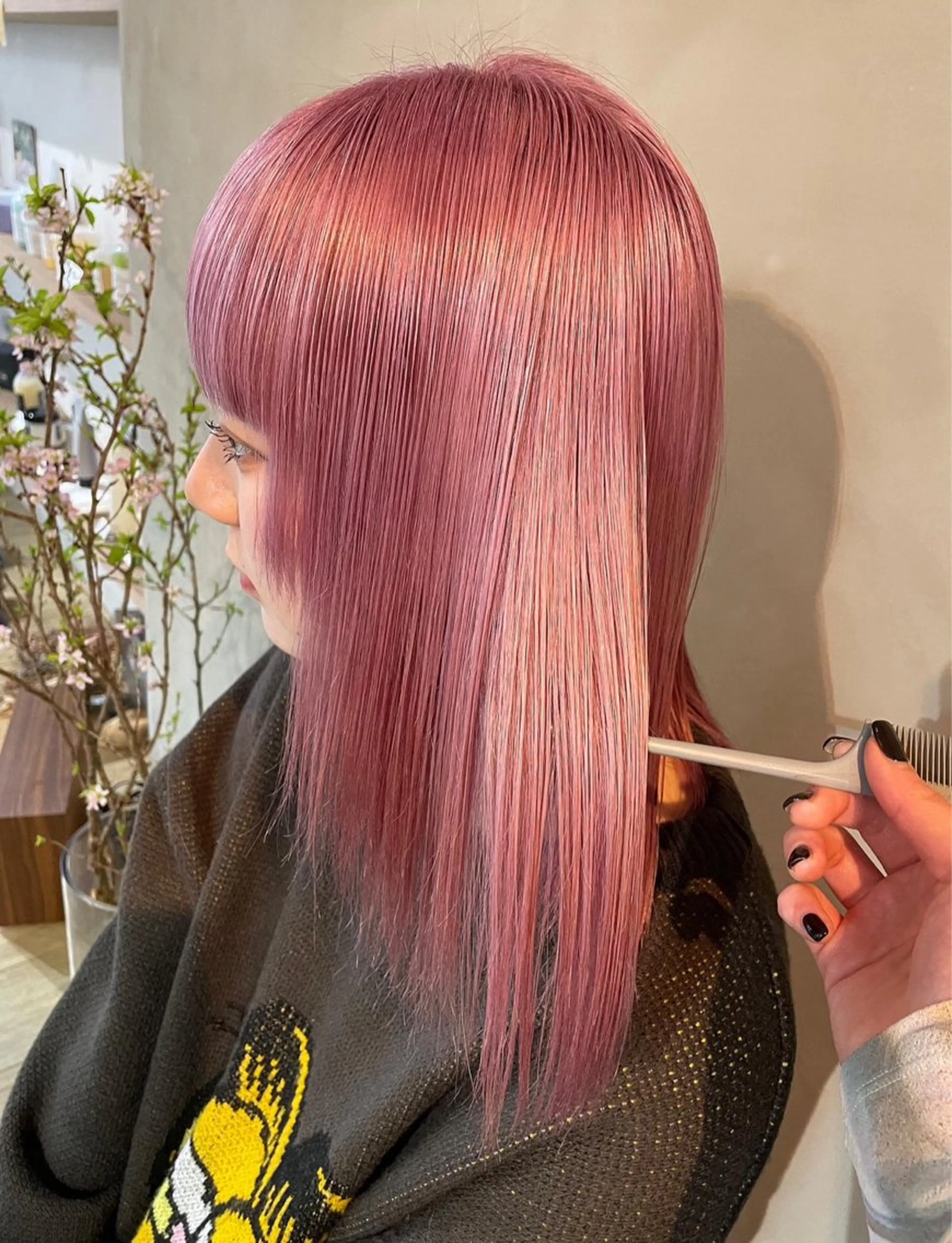 カラー 石江 奈琉のヘアスタイル