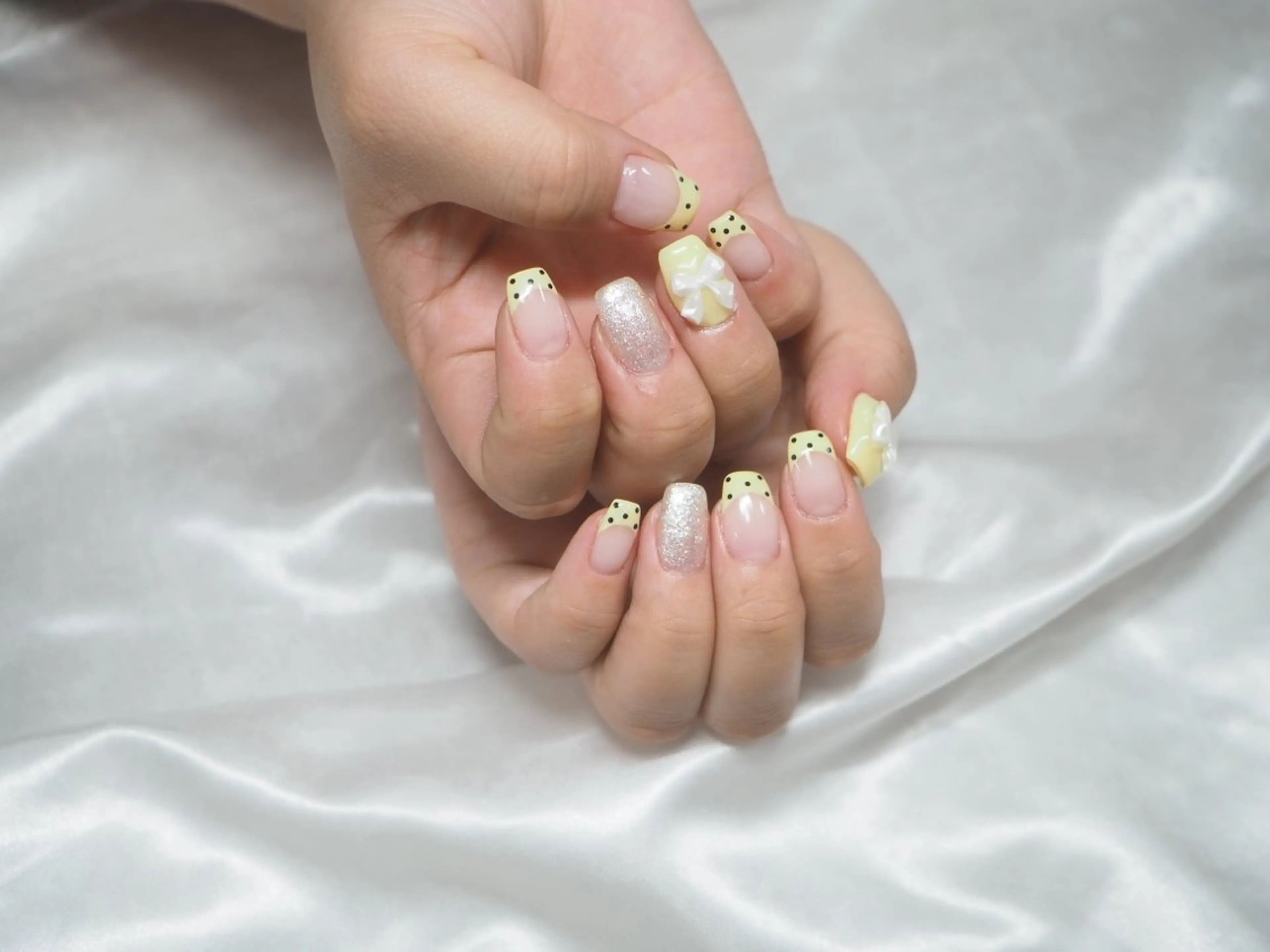 ミディアム ハンドネイル 中道 彩花のネイルデザイン