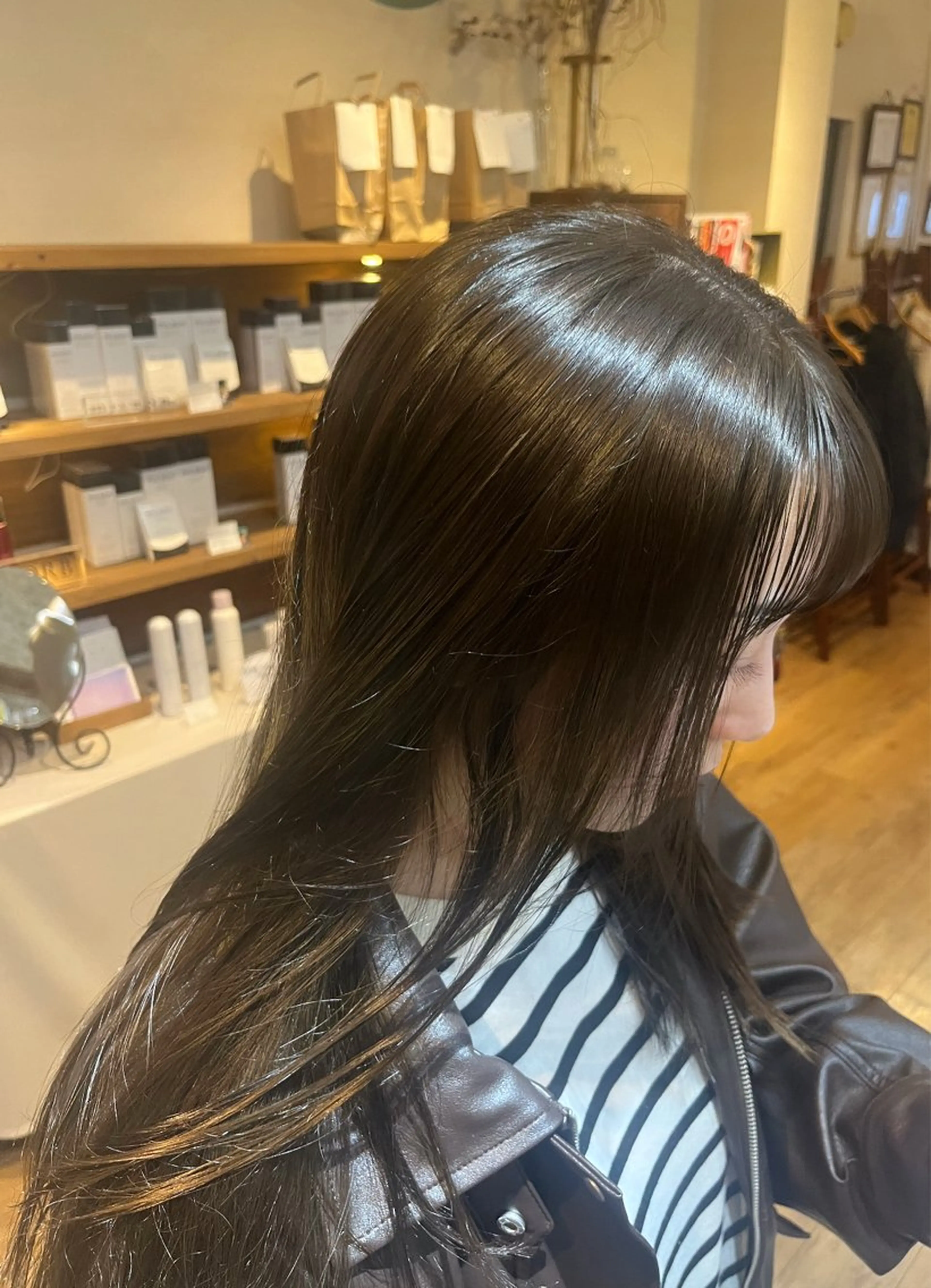 セミロング カラー 透明感カラー オリーブカラー トリートメント 🫧ブリーチ×透明感 カラー🎀ココカラのヘアスタイル