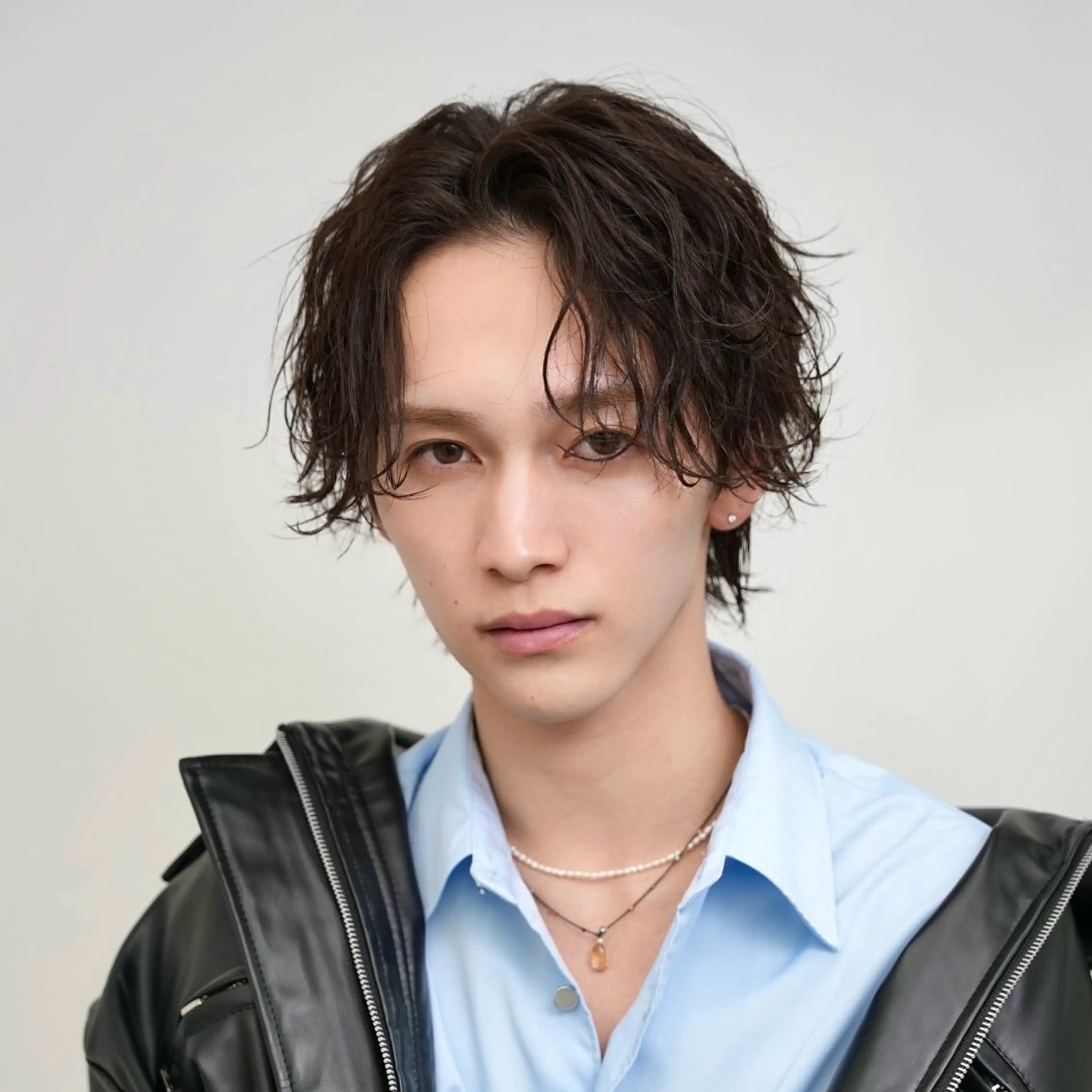 ショート カラー パーマ メンズ センターパート カット パーマ 🔥メンズ極🔥韓国 シャドウ/波巻き柿崎のヘアスタイル