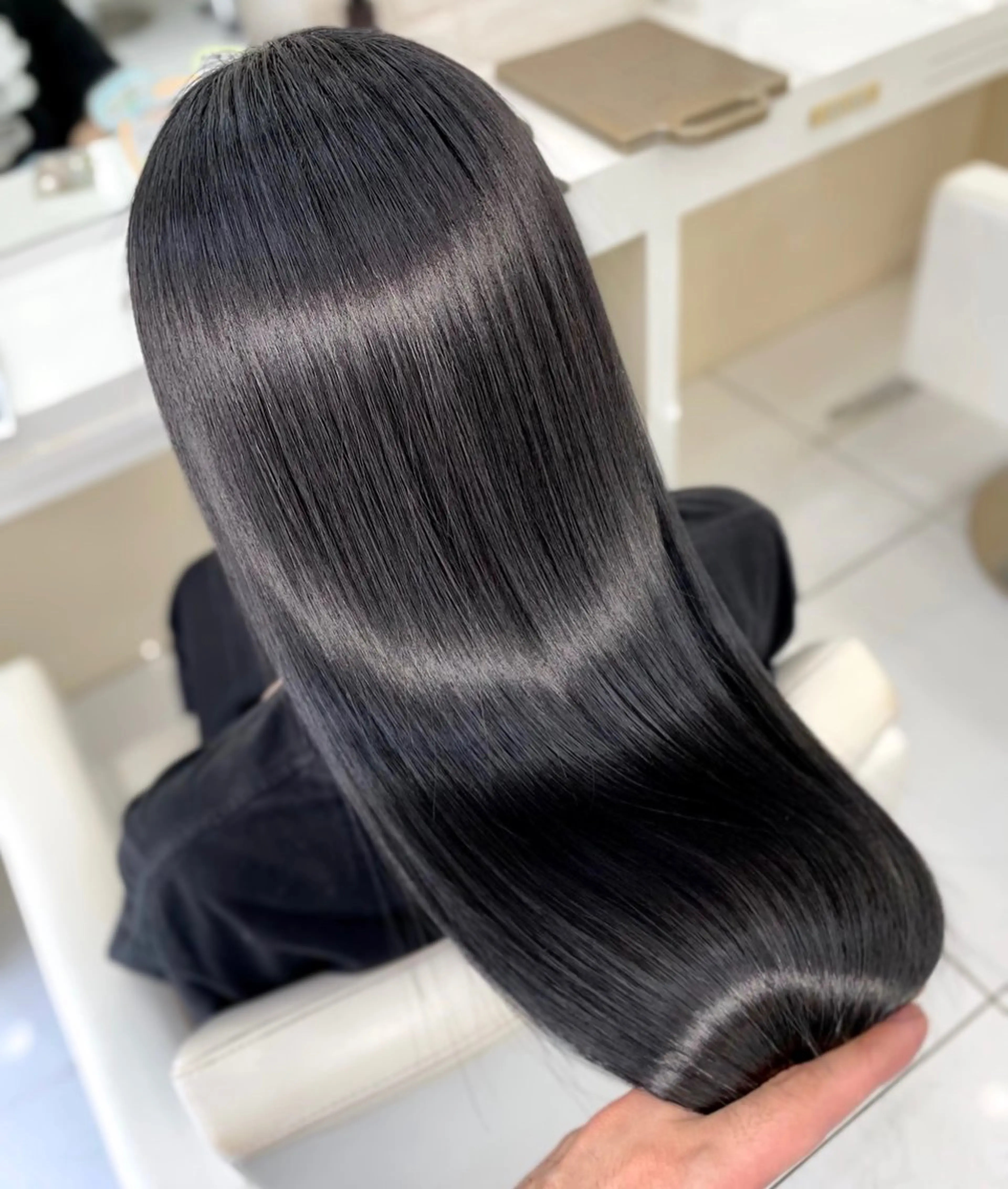 セミロング カラー アクアカラー 黒髪 ブルーカラー ブルーブラック トリートメント カット ヘアカラー トリートメント 30代からの上質な ヘアケア  大西のヘアスタイル