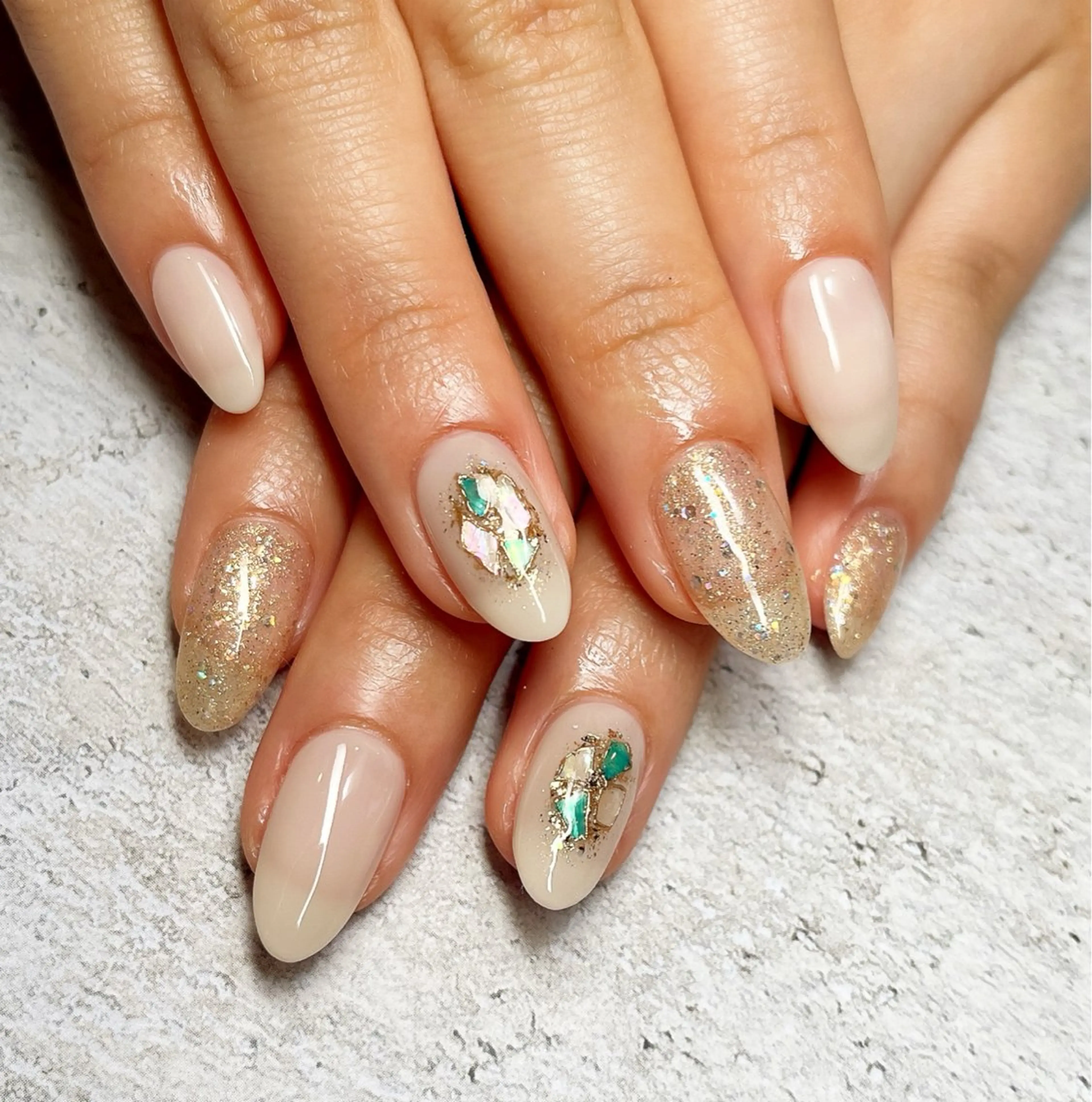 ネイル ラメ(グリッター) マグネットネイル 持ち込み ワンカラーネイル シンプルネイル 吉田  （ネイリスト）のネイルデザイン