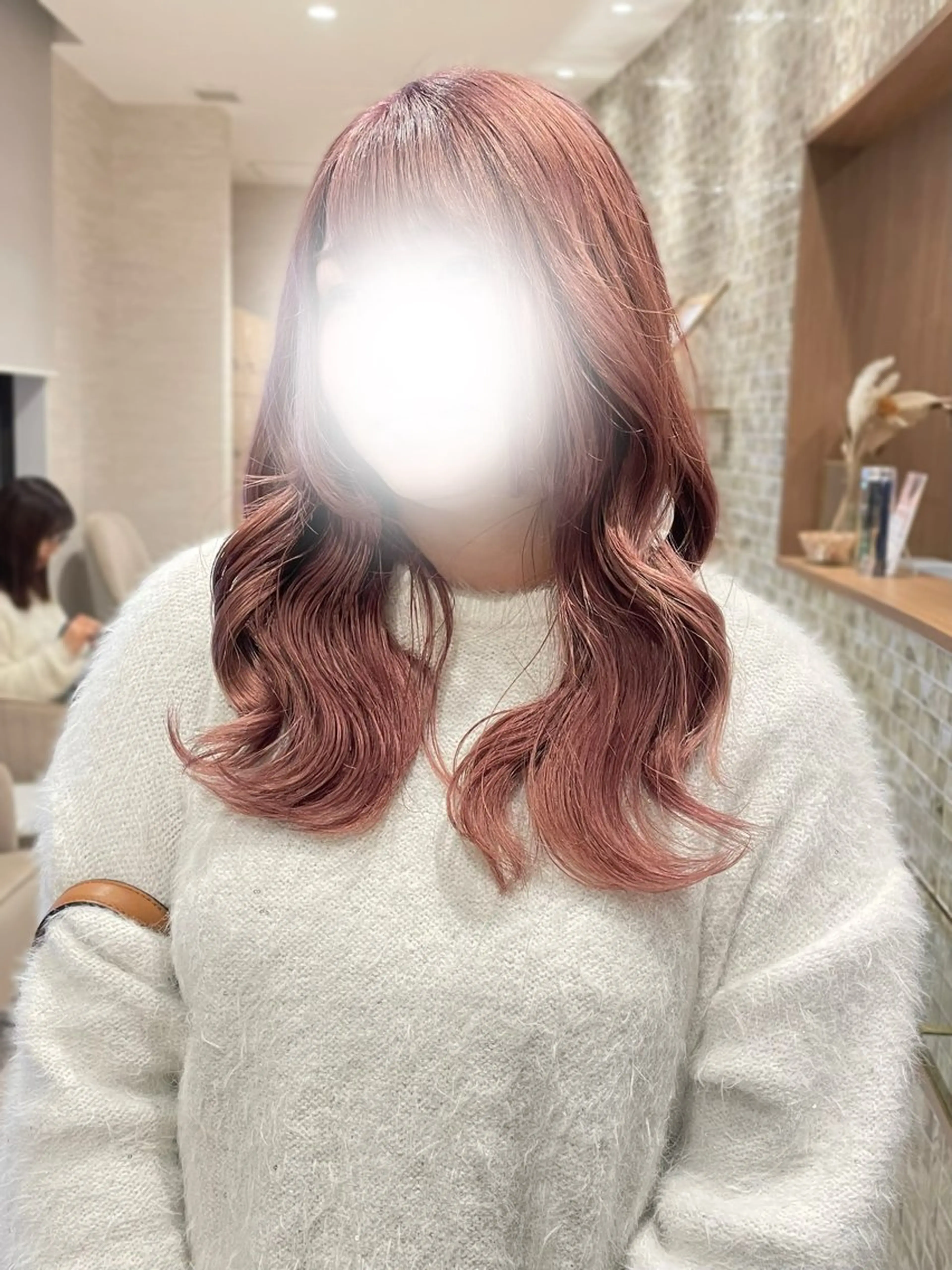 ロング カラー ベージュカラー ブリーチ ピンクカラー ピンクベージュ ヘアカラー CONTY by mirrortalk所属・松崎 咲和のヘアスタイル