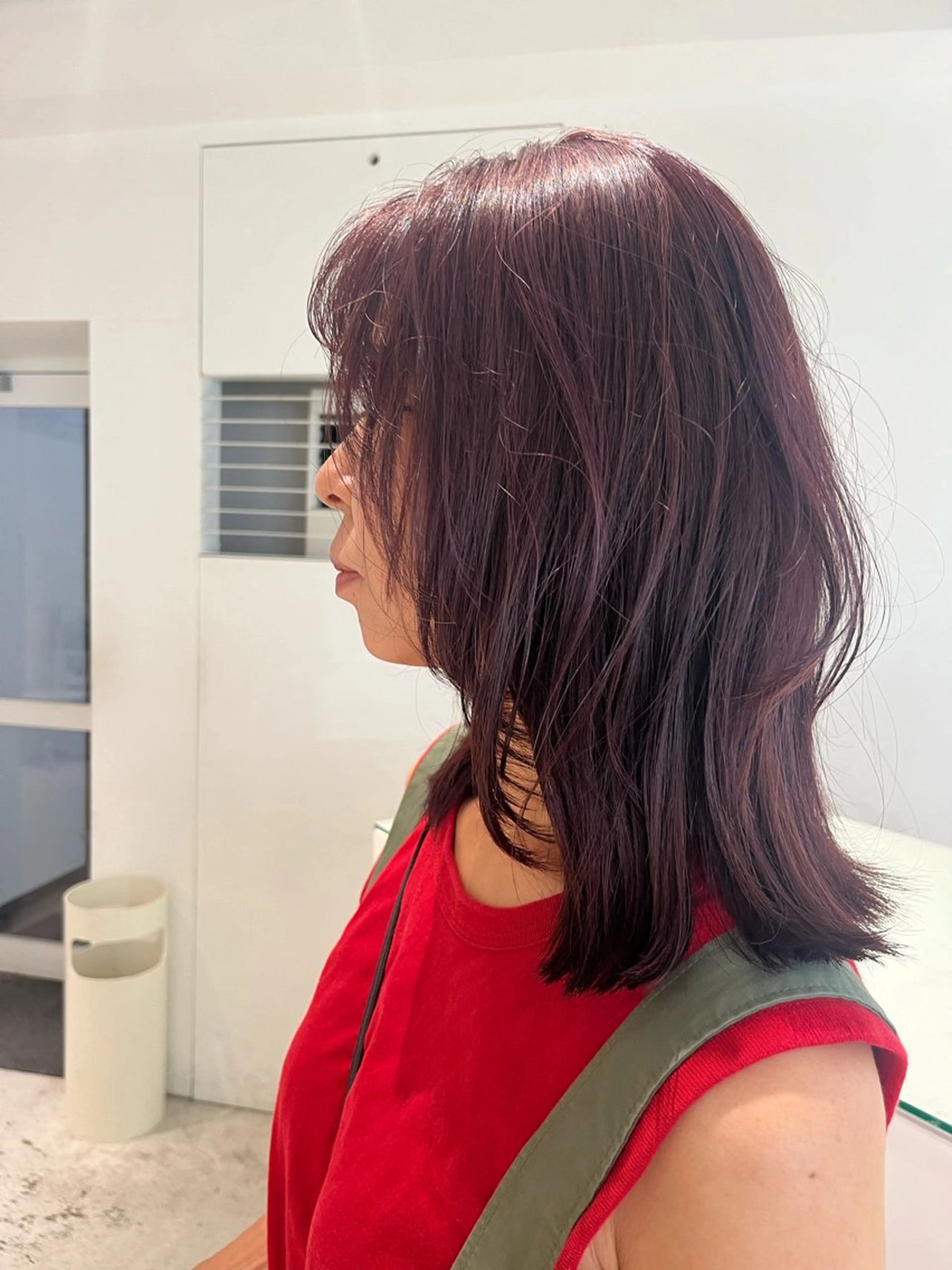 セミロング カット ヘアカラー 💇‍♀️loely 小島のヘアスタイル
