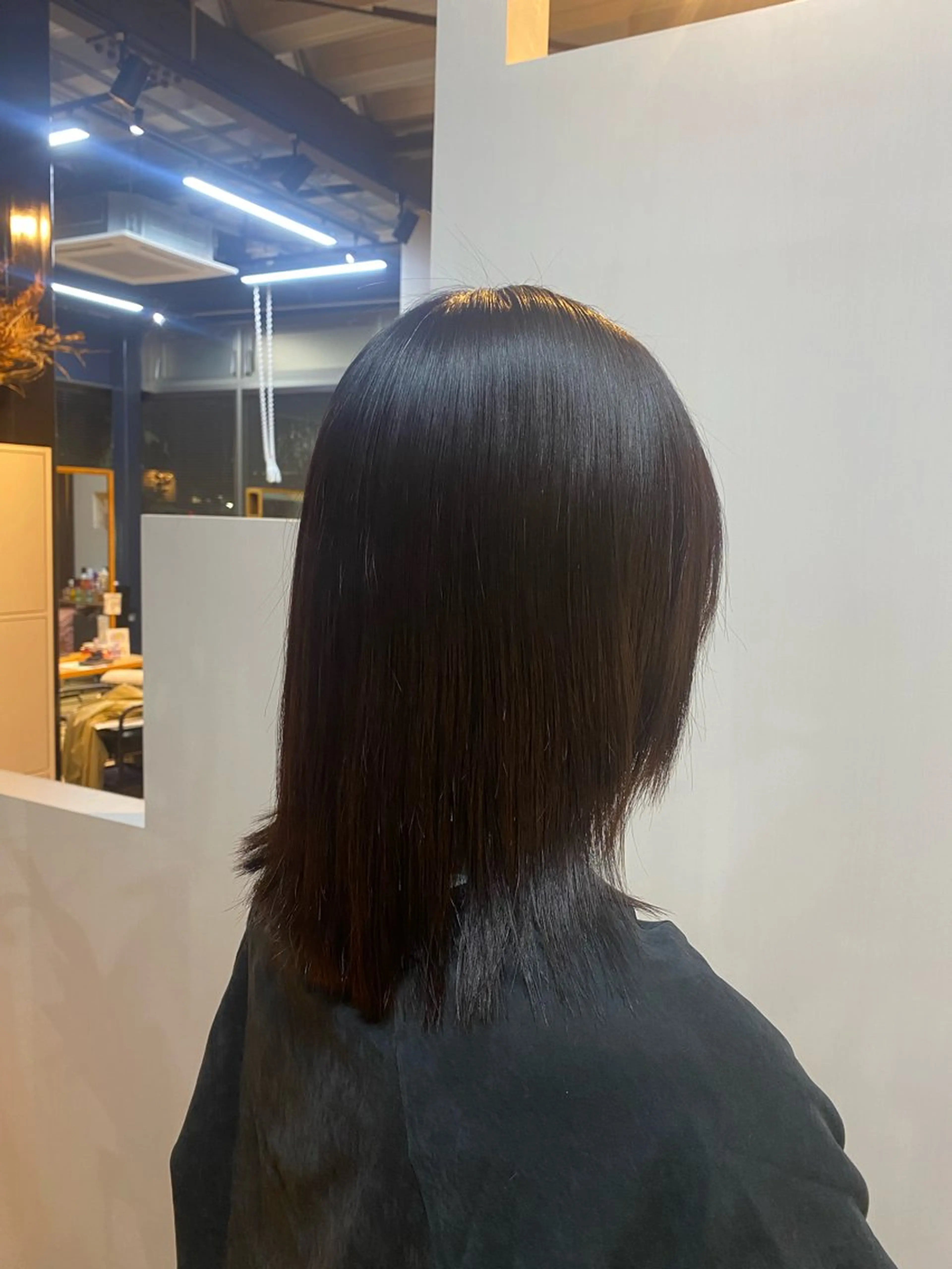 セミロング 縮毛矯正 萩原 彩音のヘアスタイル