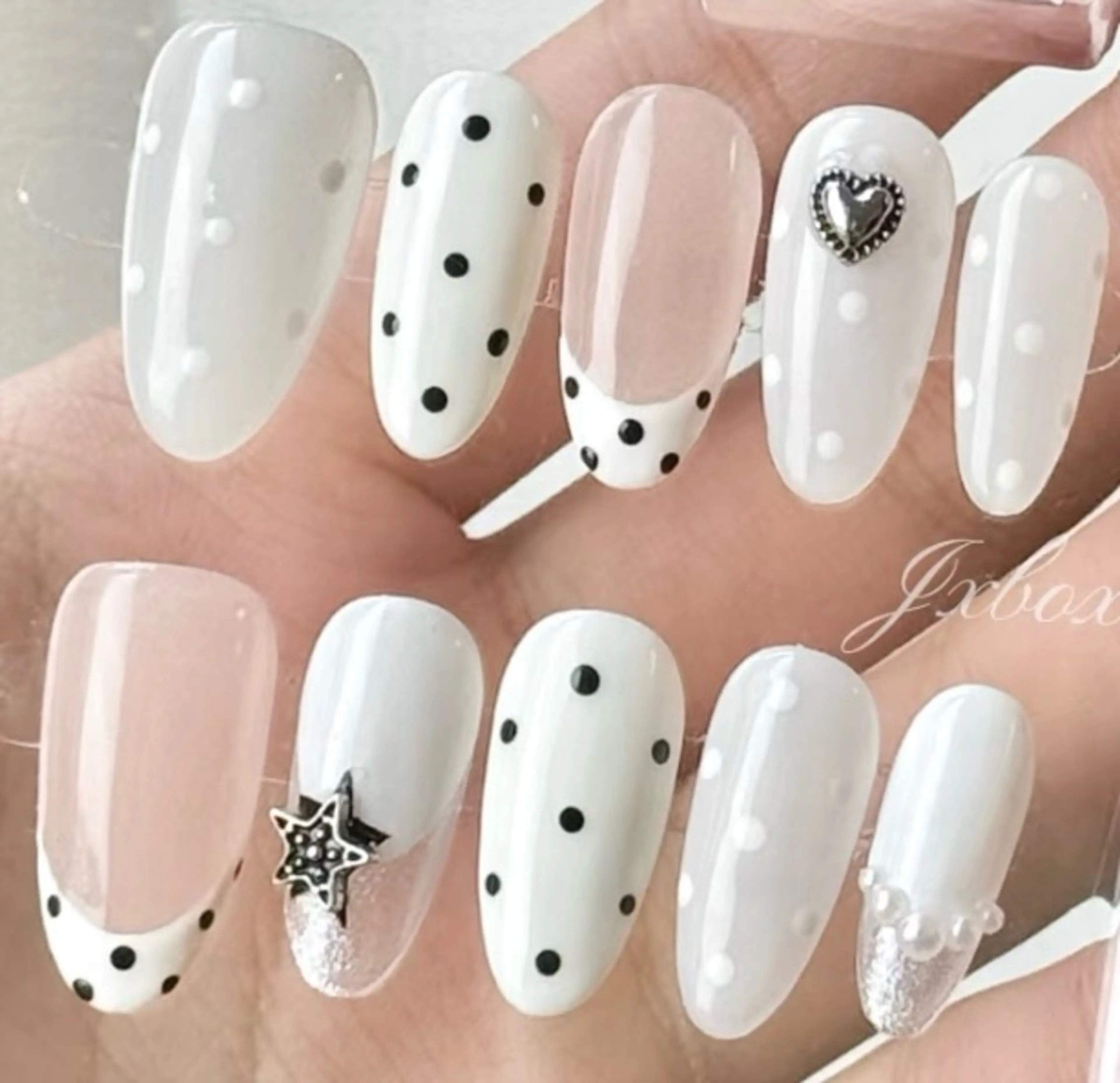 ネイル ハンドネイル H3 Nail Tsuki🦋💙のネイルデザイン