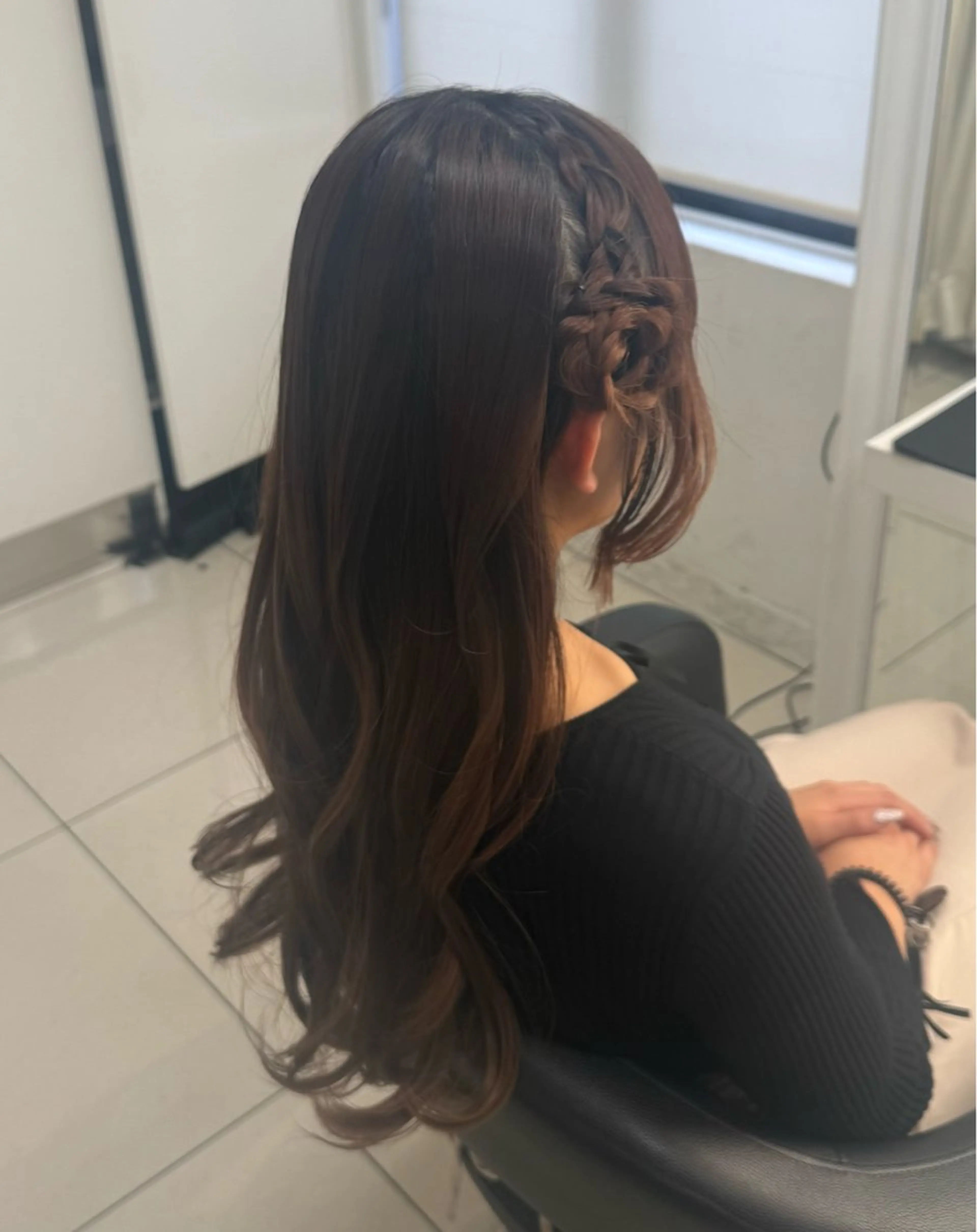 ロング ヘアアレンジ ヘアセット 透明感ハイトーン 🪽☾mizukiのヘアスタイル