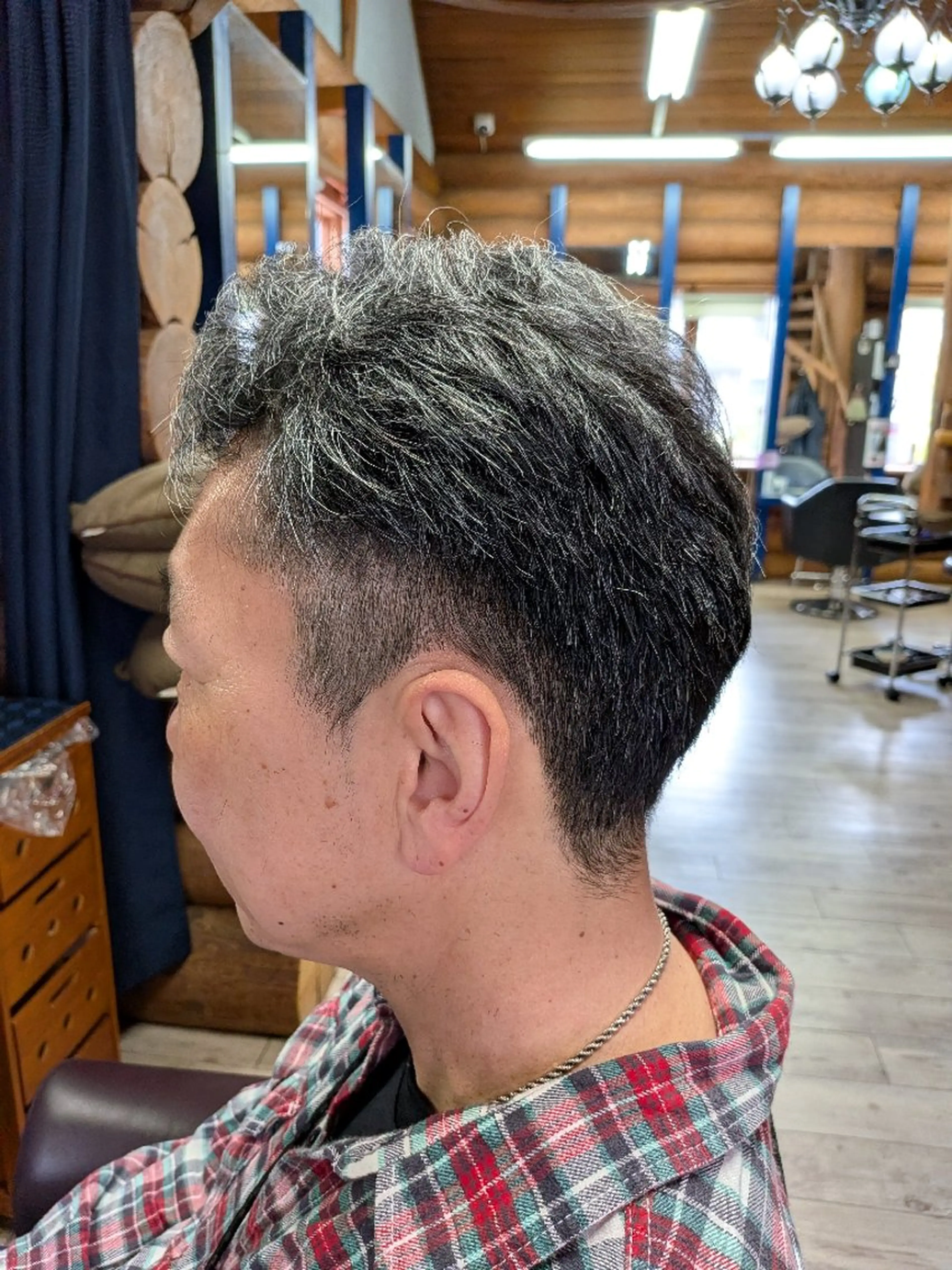 ショート メンズ カット 本田 圭輔のヘアスタイル