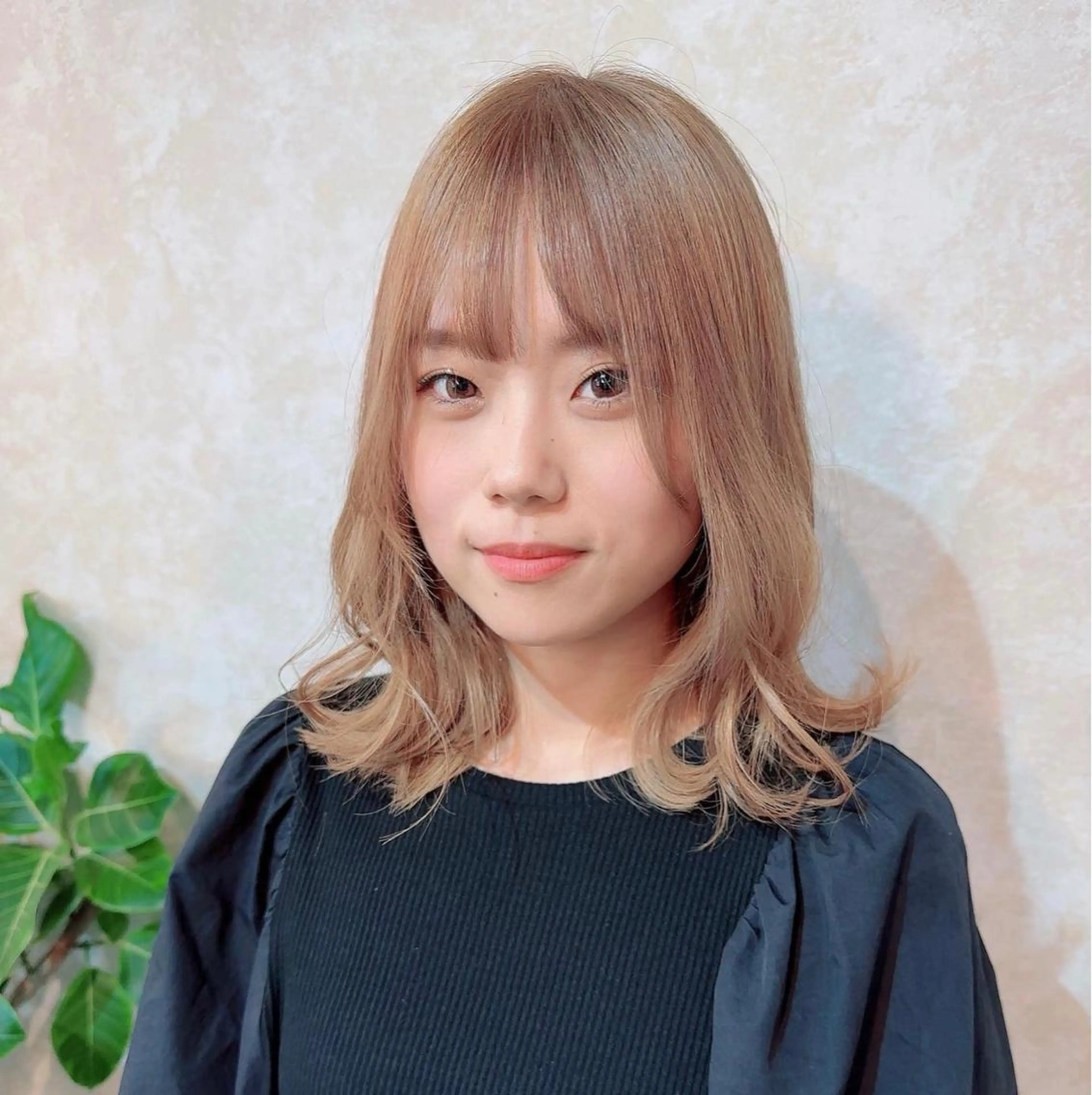 ミディアム カラー ベージュカラー 透明感カラー ミルクティーベージュ 髪質改善 カット ヘアカラー トリートメント 髪質改善/縮毛矯正 /naokiのヘアスタイル