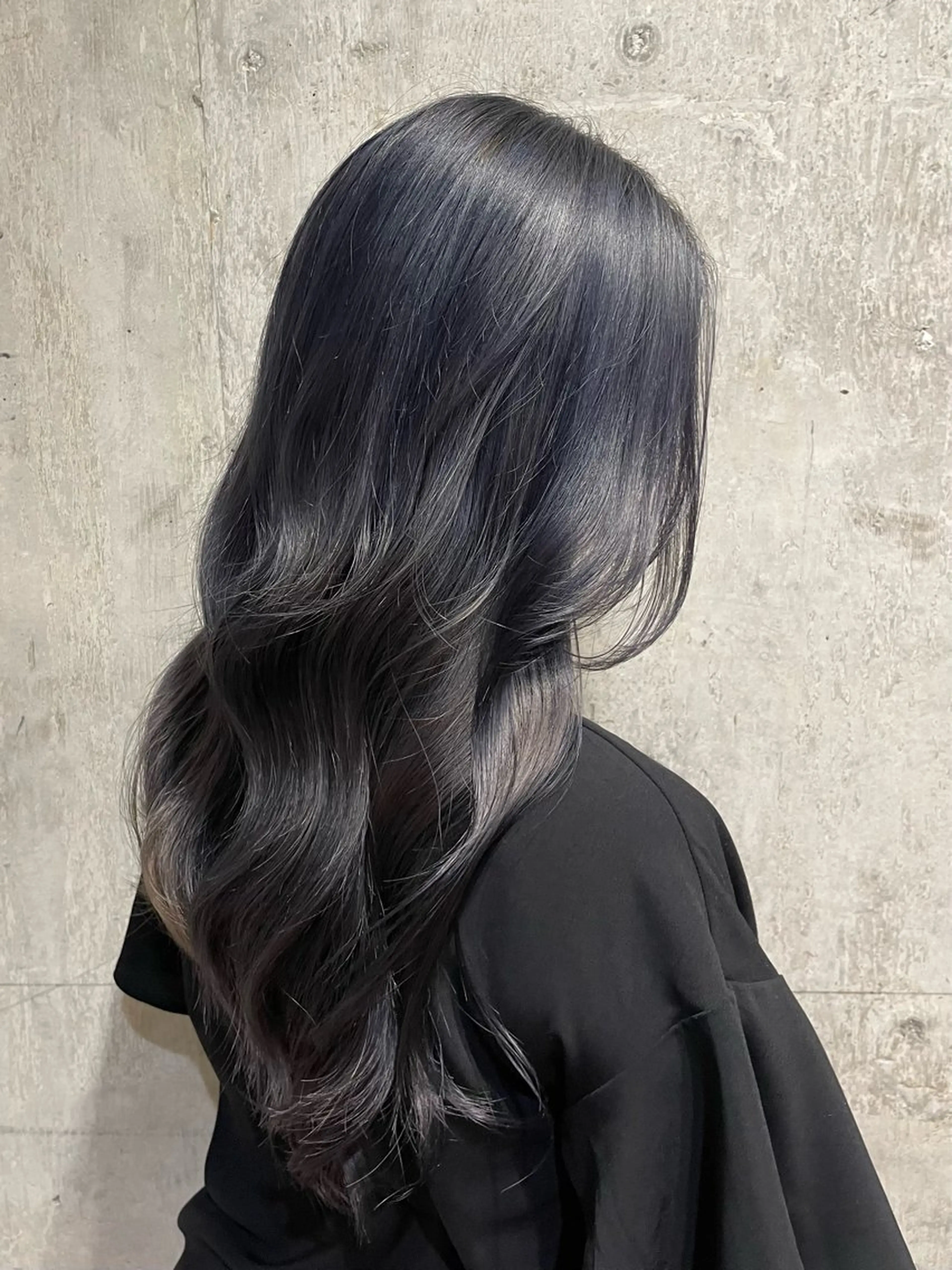 ロング カラー 黒髪 グレーブラック 透明感🫧レイヤー /MIKU.のヘアスタイル