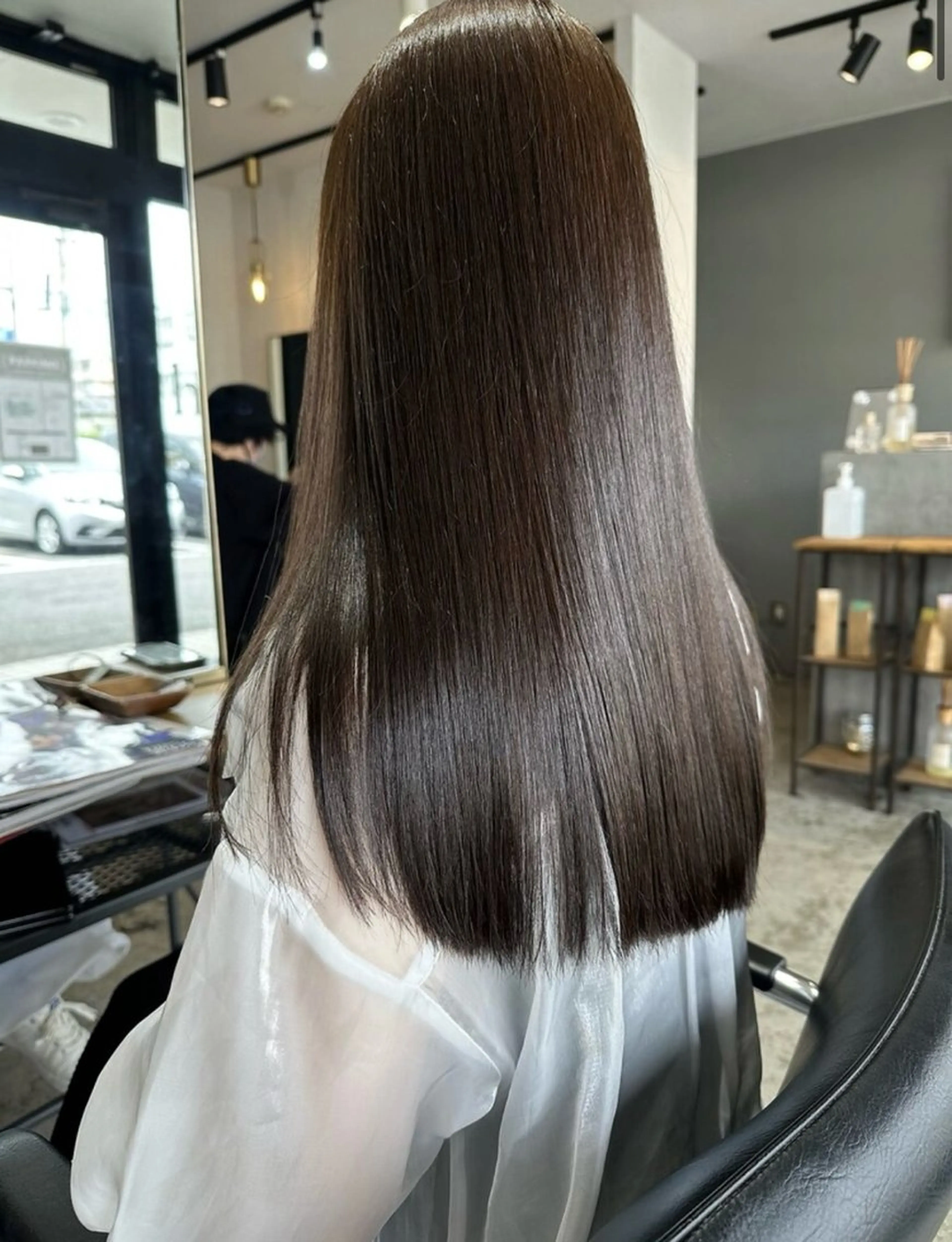 ロング カラー ブラウンカラー カット 縮毛矯正 トリートメント un ジュリアのヘアスタイル