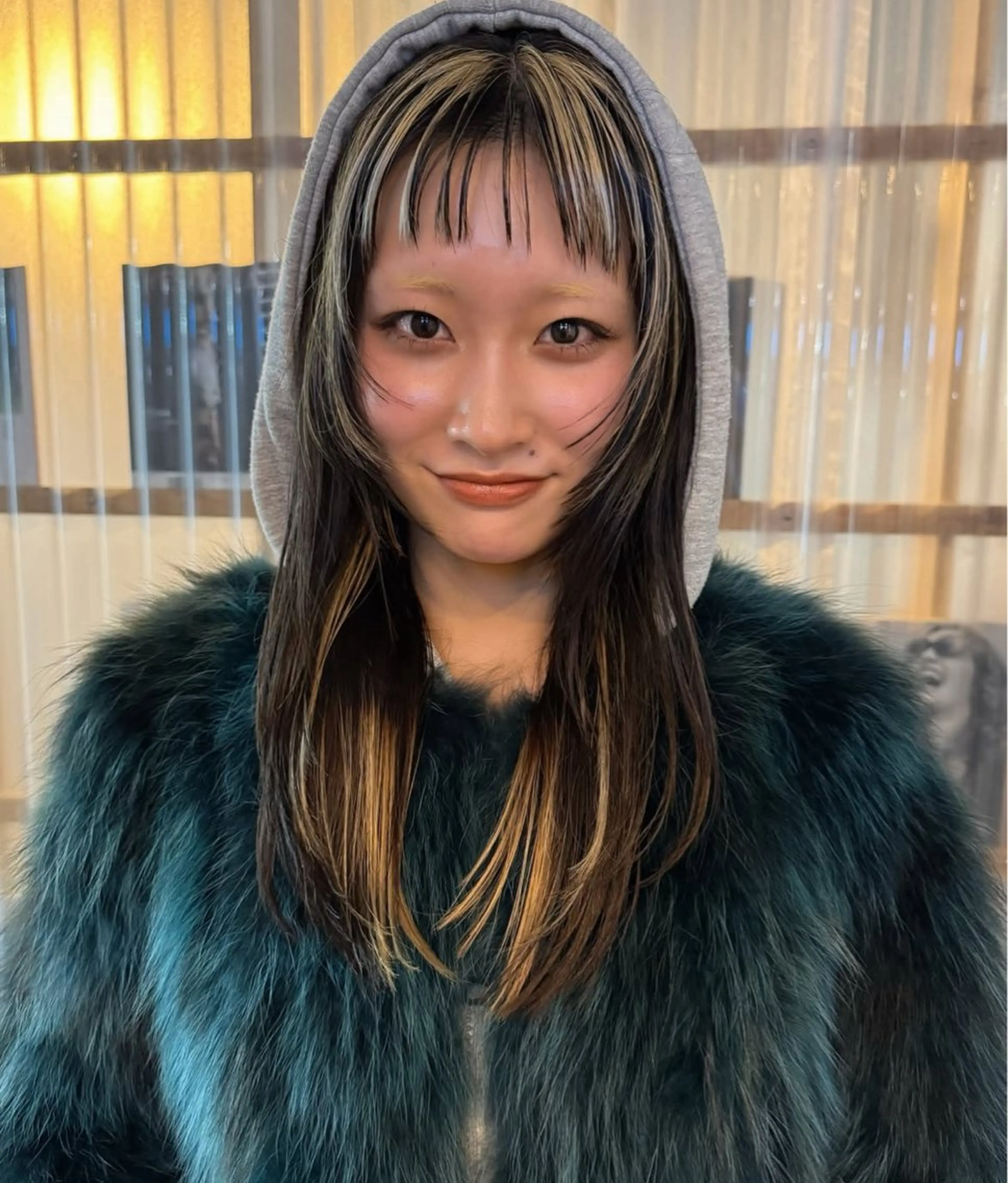 セミロング 顔まわりレイヤー 顔周りカット ハイライト レイヤーカット 似合わせカット カット ヘアカラー トリートメント PARKiiiNG 大阪心斎橋/ブリーチのヘアスタイル