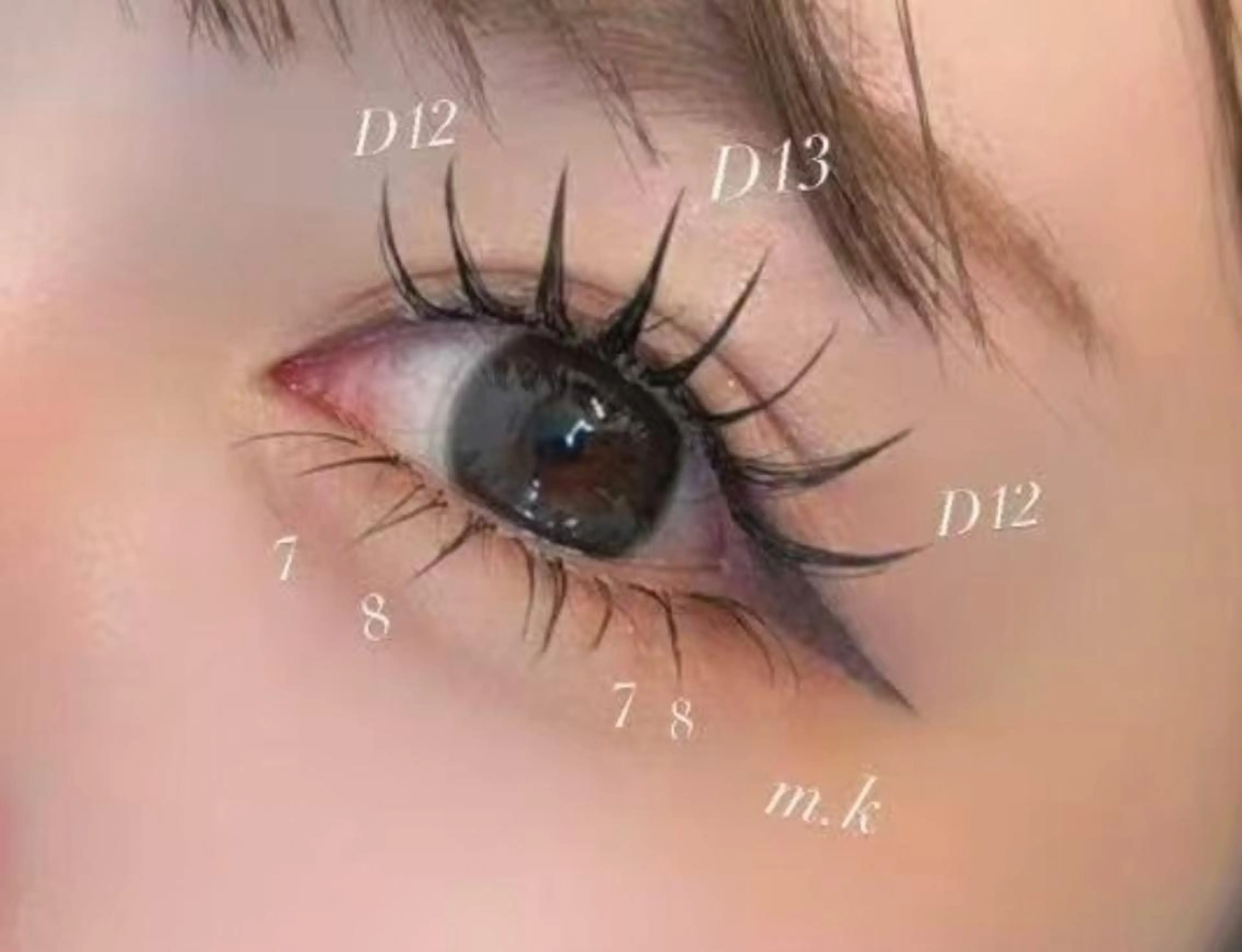 マツエク・マツパ 束感まつ毛 TAKAHASHI SANAのネイルデザイン