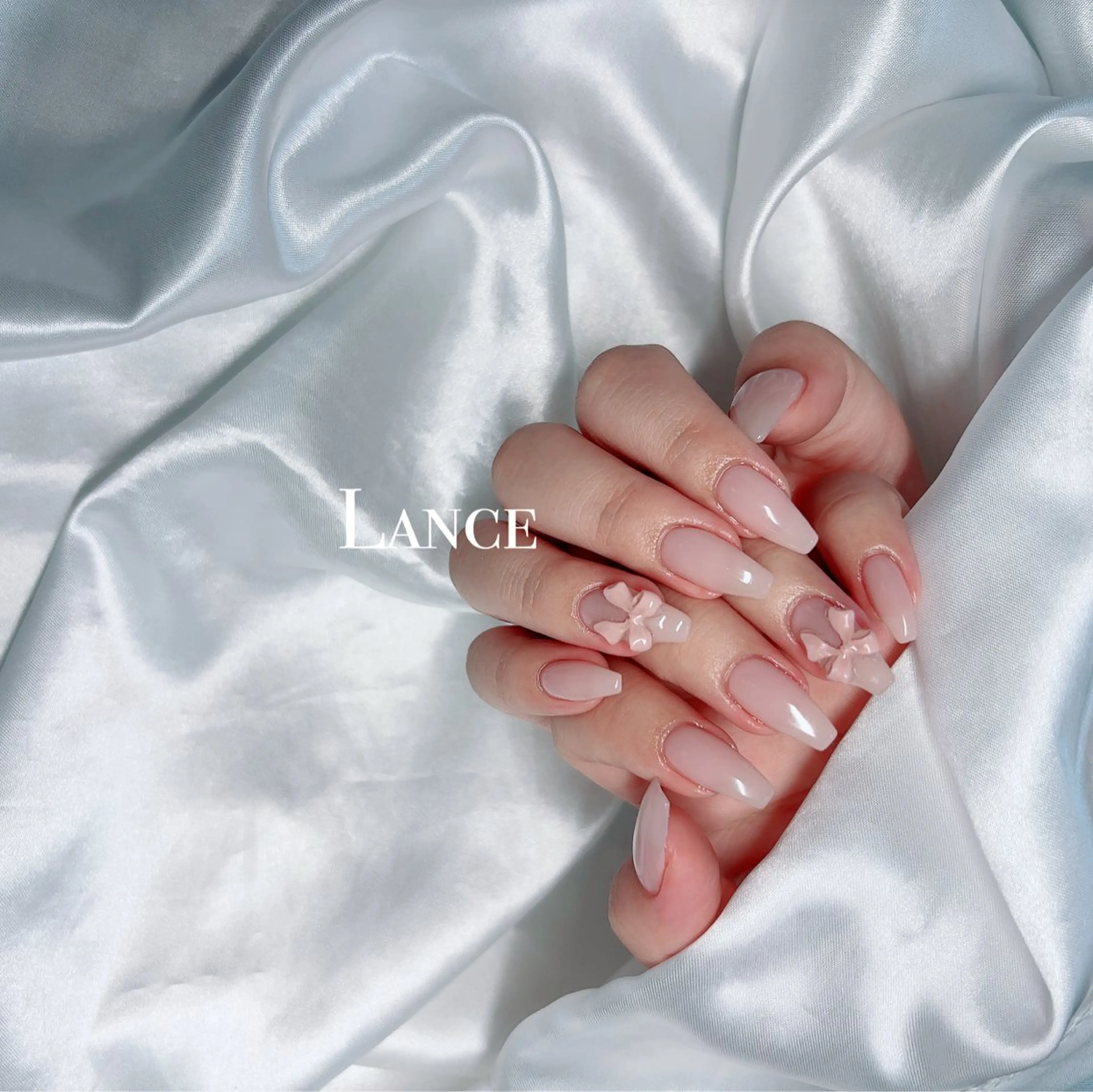 ネイル オーロラネイル フットネイル フレンチネイル キラキラネイル 韓国ネイル Lance nailのネイルデザイン