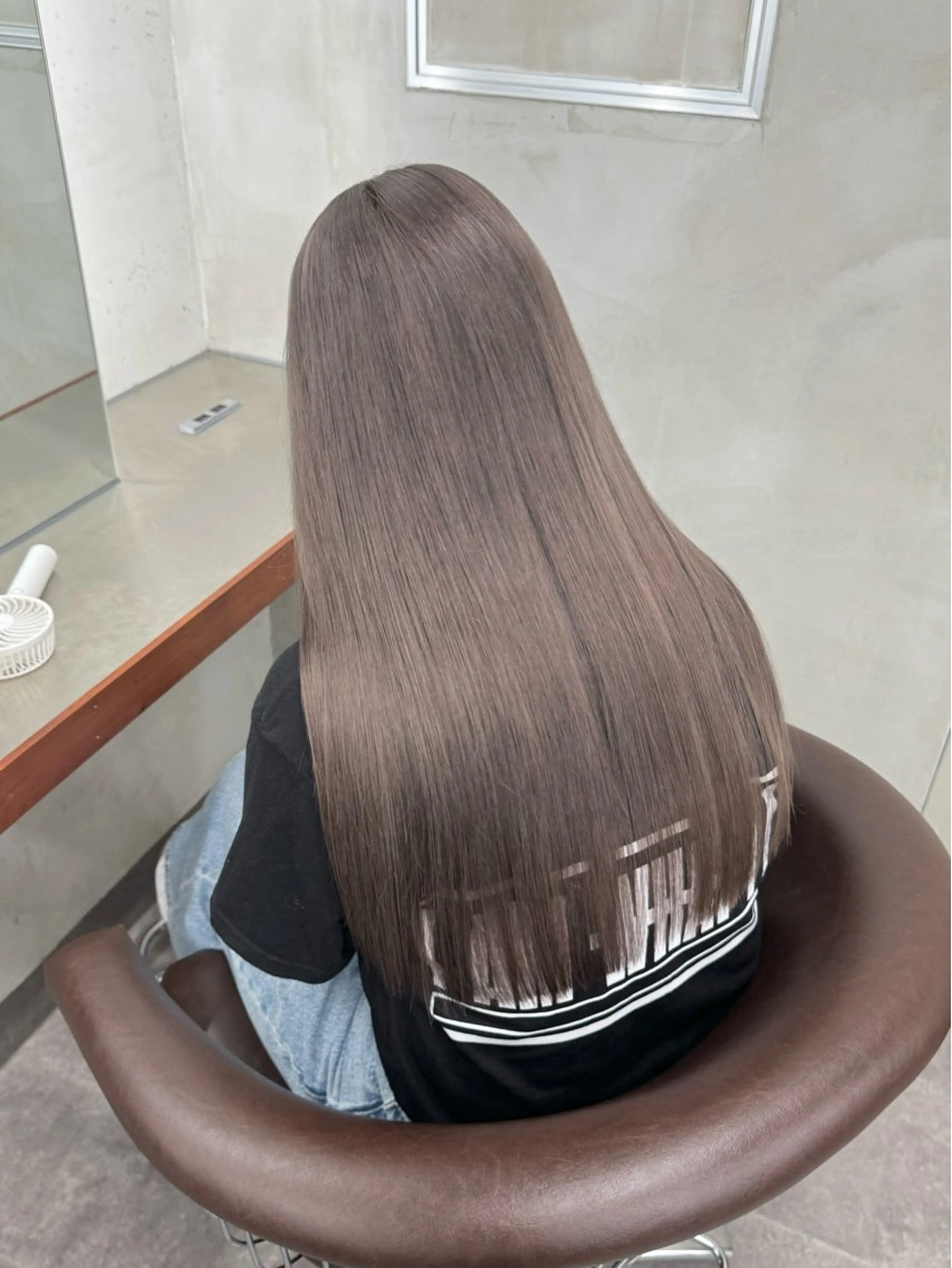 ロング カラー アッシュ ベージュカラー ブリーチ ブロンド ブラウンカラー カット ヘアカラー トリートメント nico TOKYO 渋谷所属・ブリーチ　ハイトーン 特化🌈フジタハルキのヘアスタイル