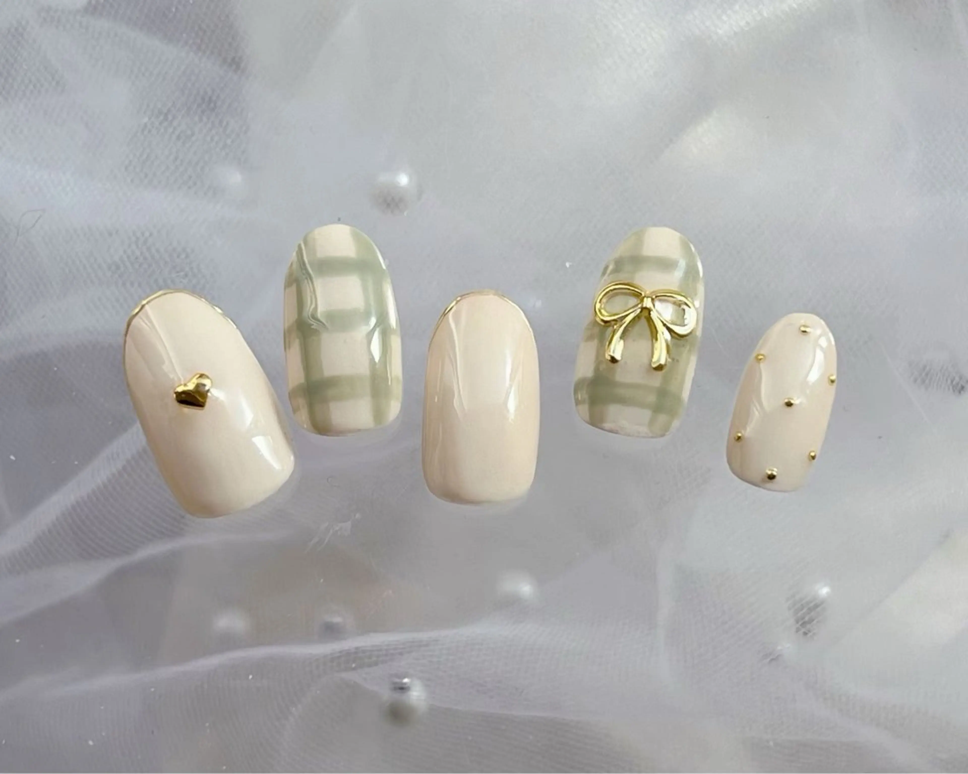 ネイル ハンドネイル アイ.ネイリスト りこの眉毛・アイブロウイメージ