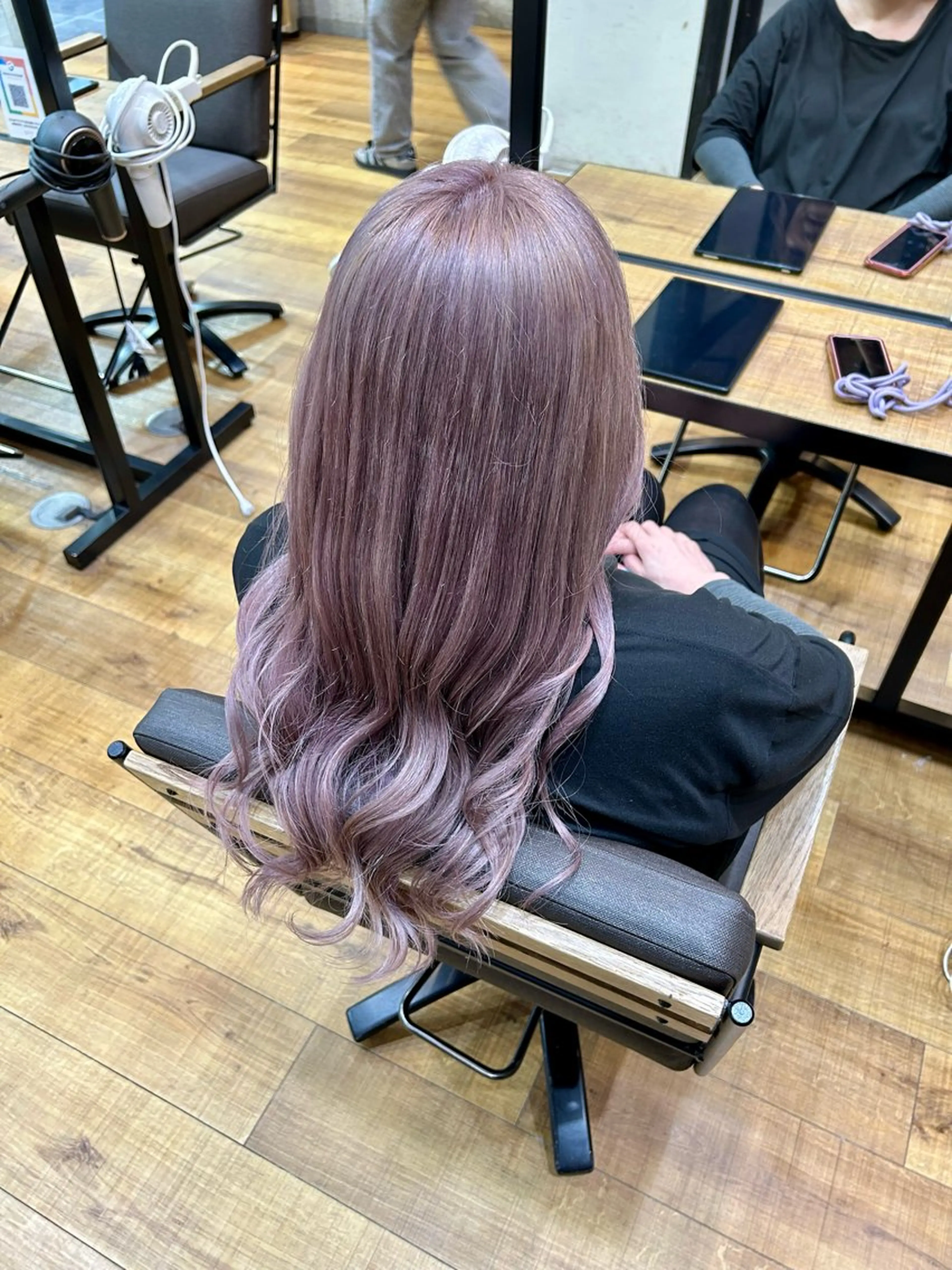 ロング カラー ピンクカラー ピンクパープル パープルカラー カット ヘアカラー トリートメント 🎀たな 🧸のヘアスタイル