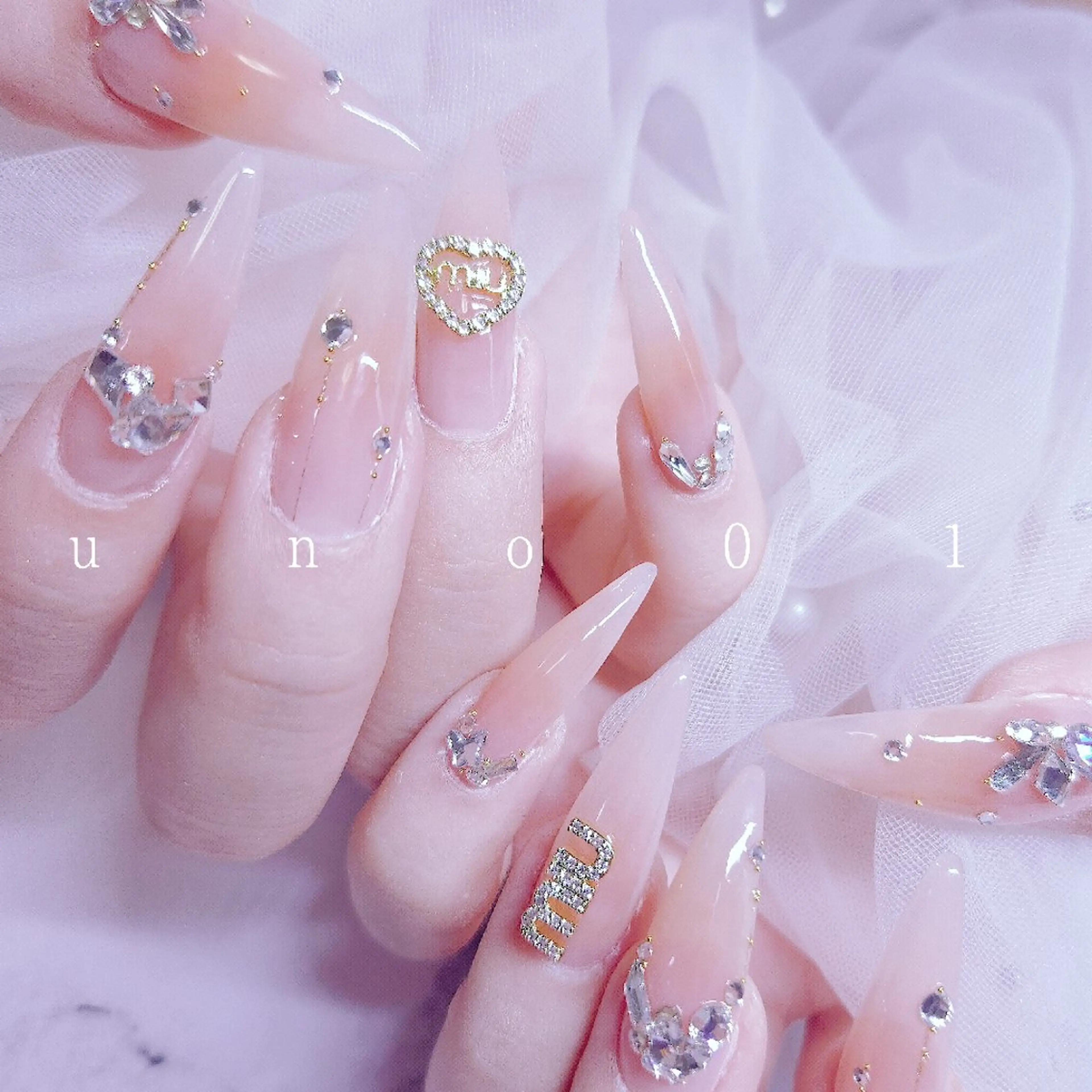 ネイル アートネイル ロングネイル ハンドネイル 梅田🦄中崎町🩵 u n o 0 1のネイルデザイン