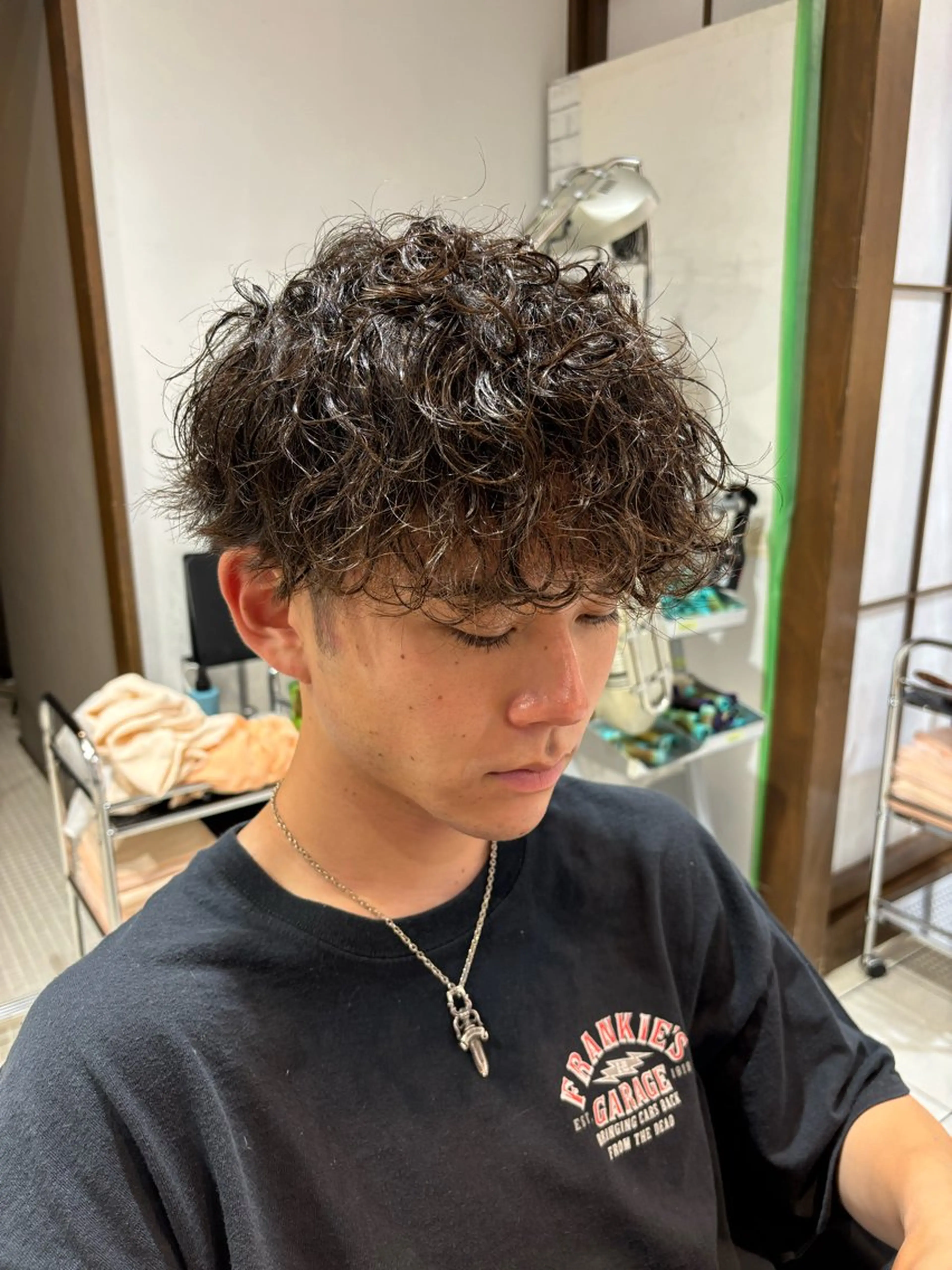 パーマ メンズ メンズパーマ 波巻きパーマ 塩崎 絢世のヘアスタイル