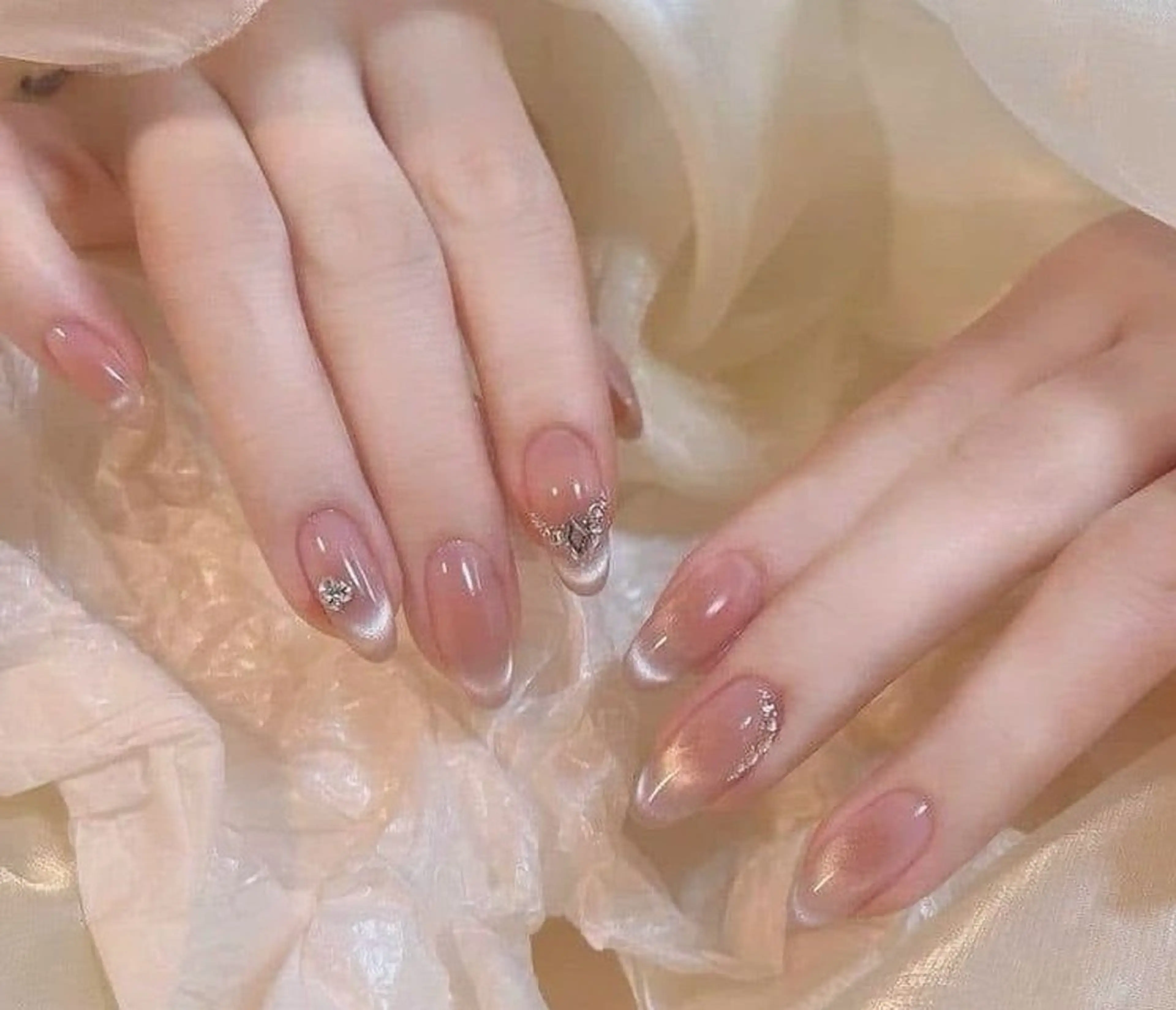 ネイル フットネイル ジェルネイル 韓国ネイル マグネットネイル 持ち込み ハンドネイル AKIKO ネイルサロンのネイルデザイン