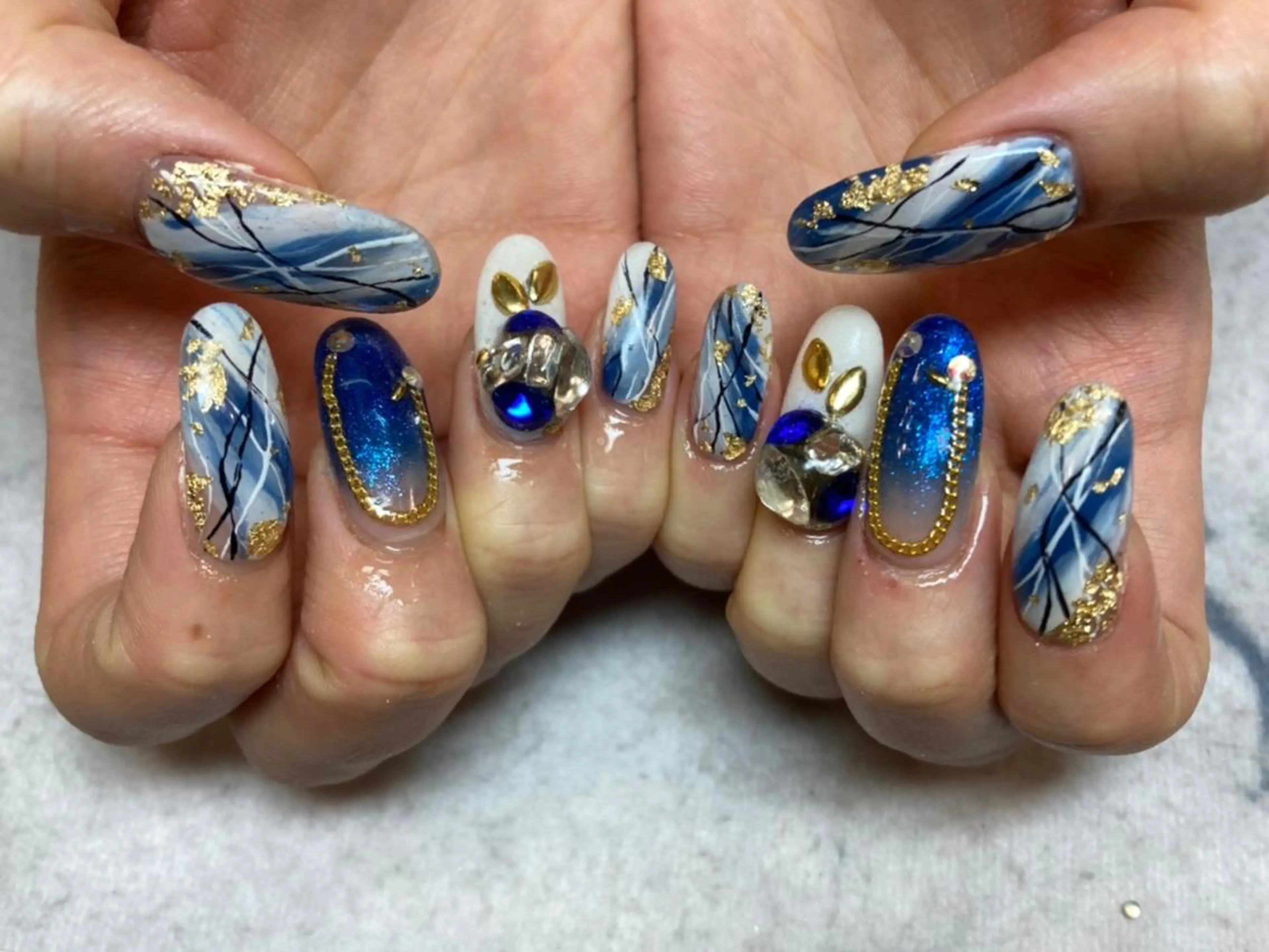 ネイル ネイルリボン 受付スタッフのネイルデザイン