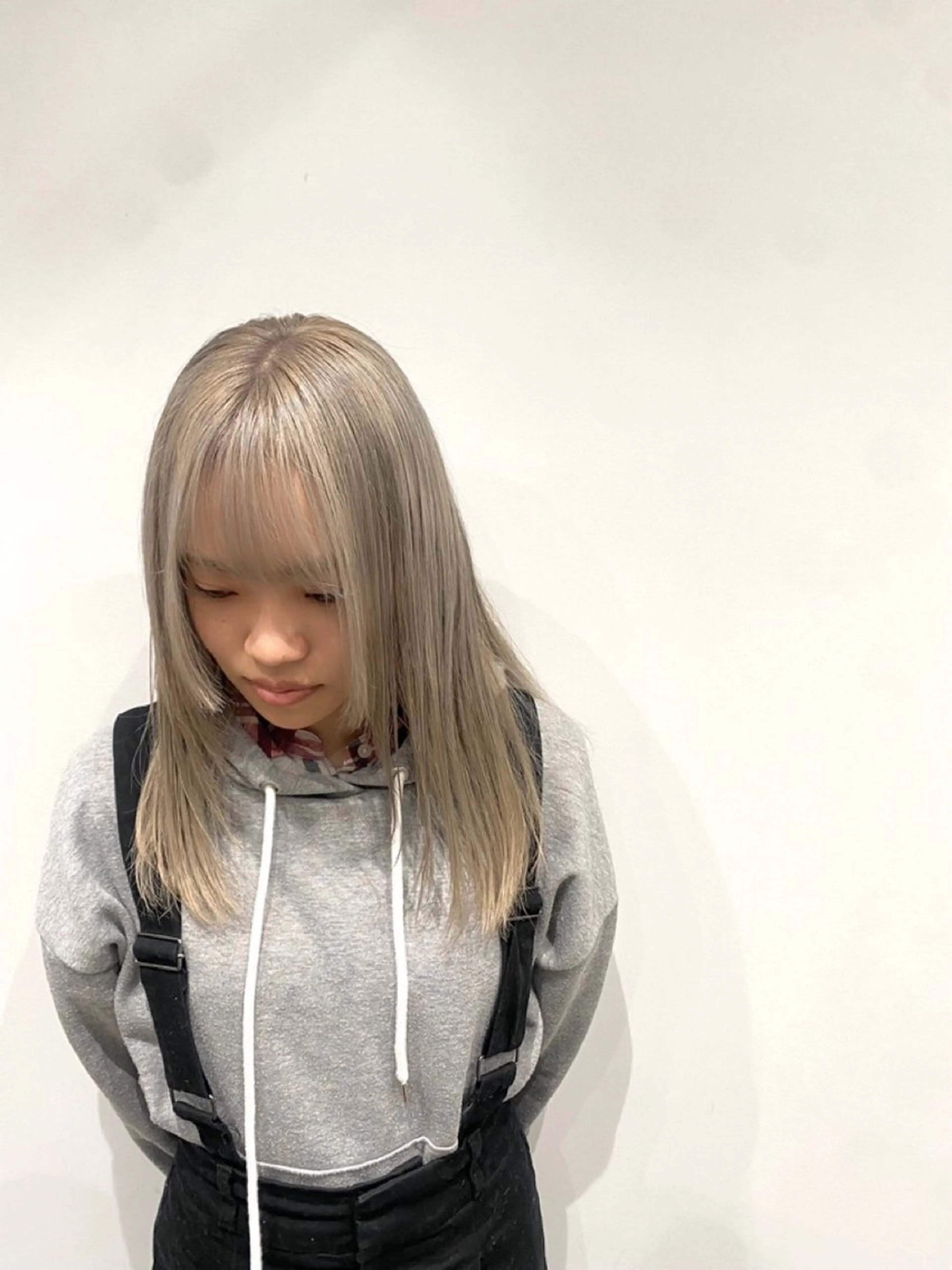 ミディアム カラー パーマ ヘアアレンジ ベージュカラー ホワイトベージュ レイヤーカット ウルフカット ウルフレイヤー 年間1500人担当 代表　南一路のヘアスタイル