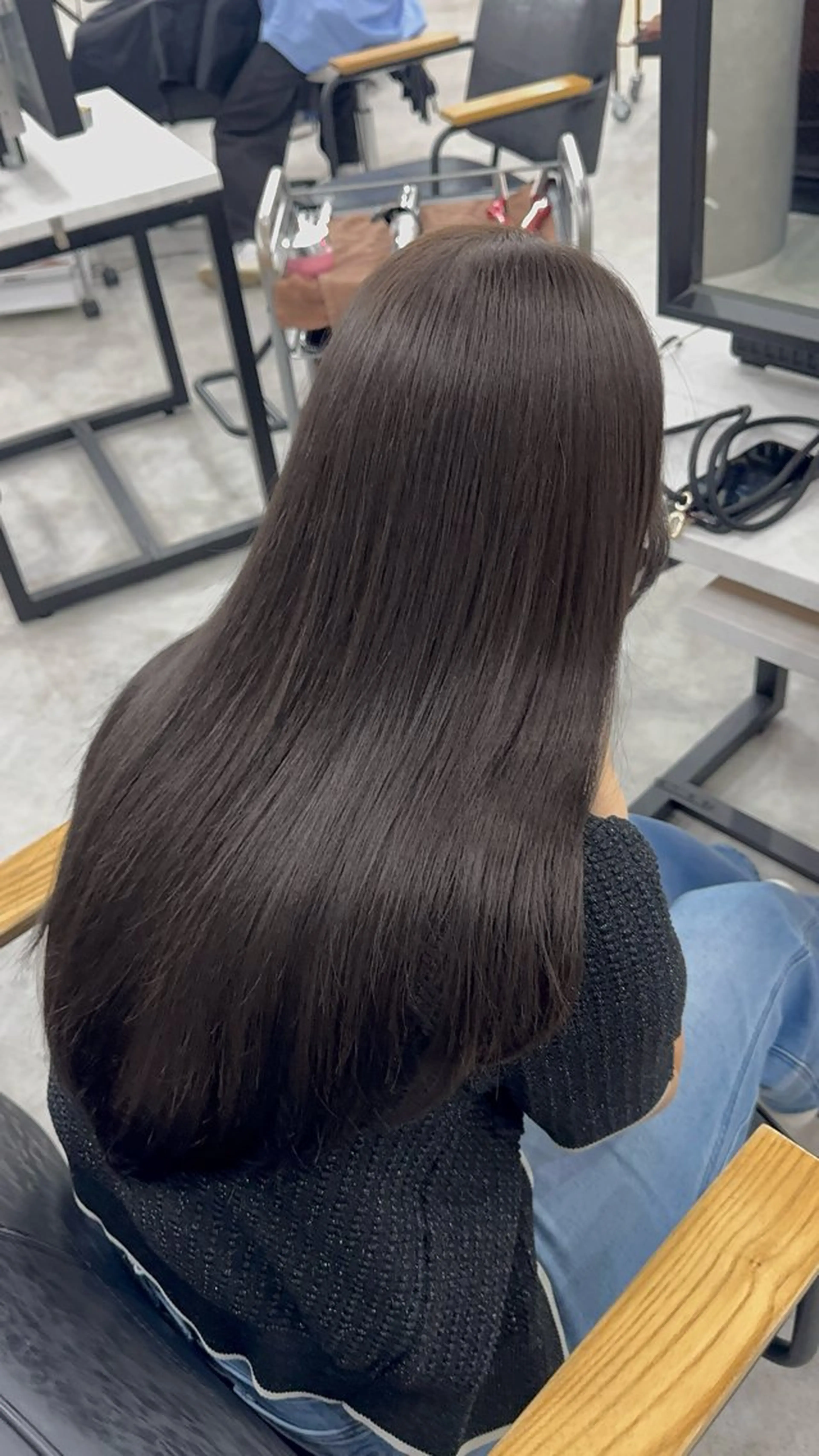 ロング カラー アッシュ アッシュブラウン ベージュカラー 黒髪 ブリーチ ヘアカラー トリートメント 赤み無し柔らかカラー 【梅田】madokaのヘアスタイル