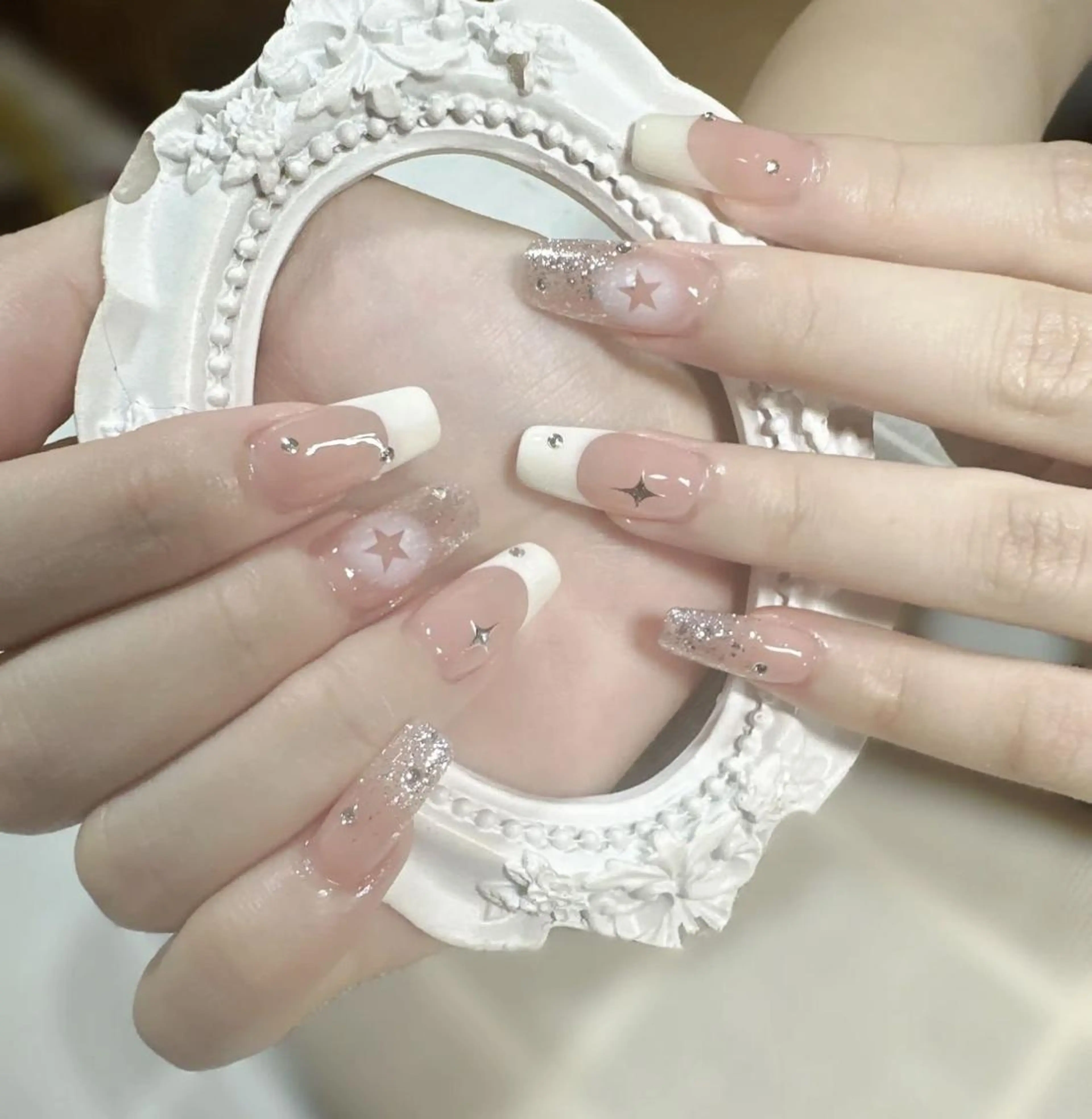 ネイル アートネイル 長さ出し ネイルチップ Queens PUPUのネイルデザイン