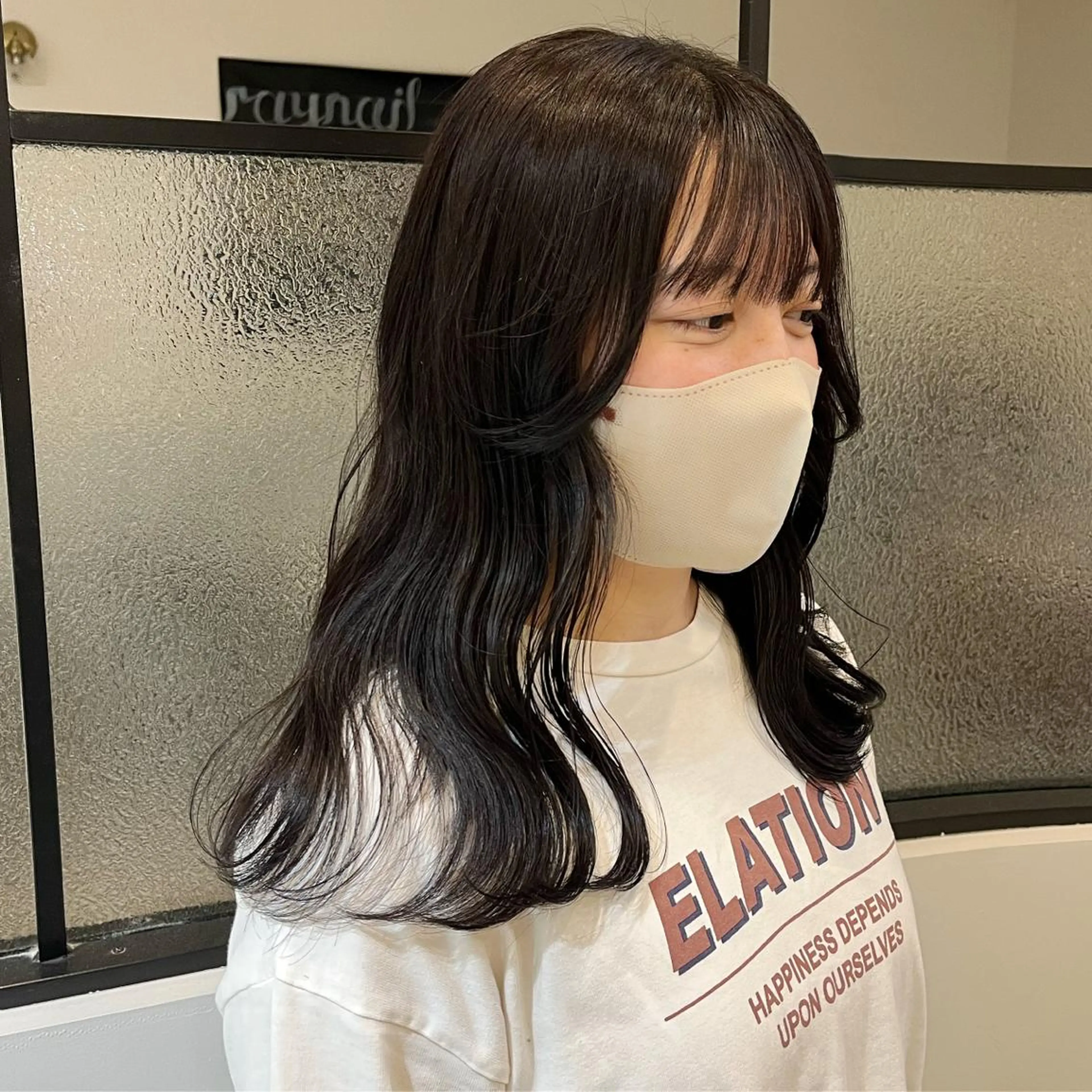 ロング カラー 服部 沙弥佳のヘアスタイル