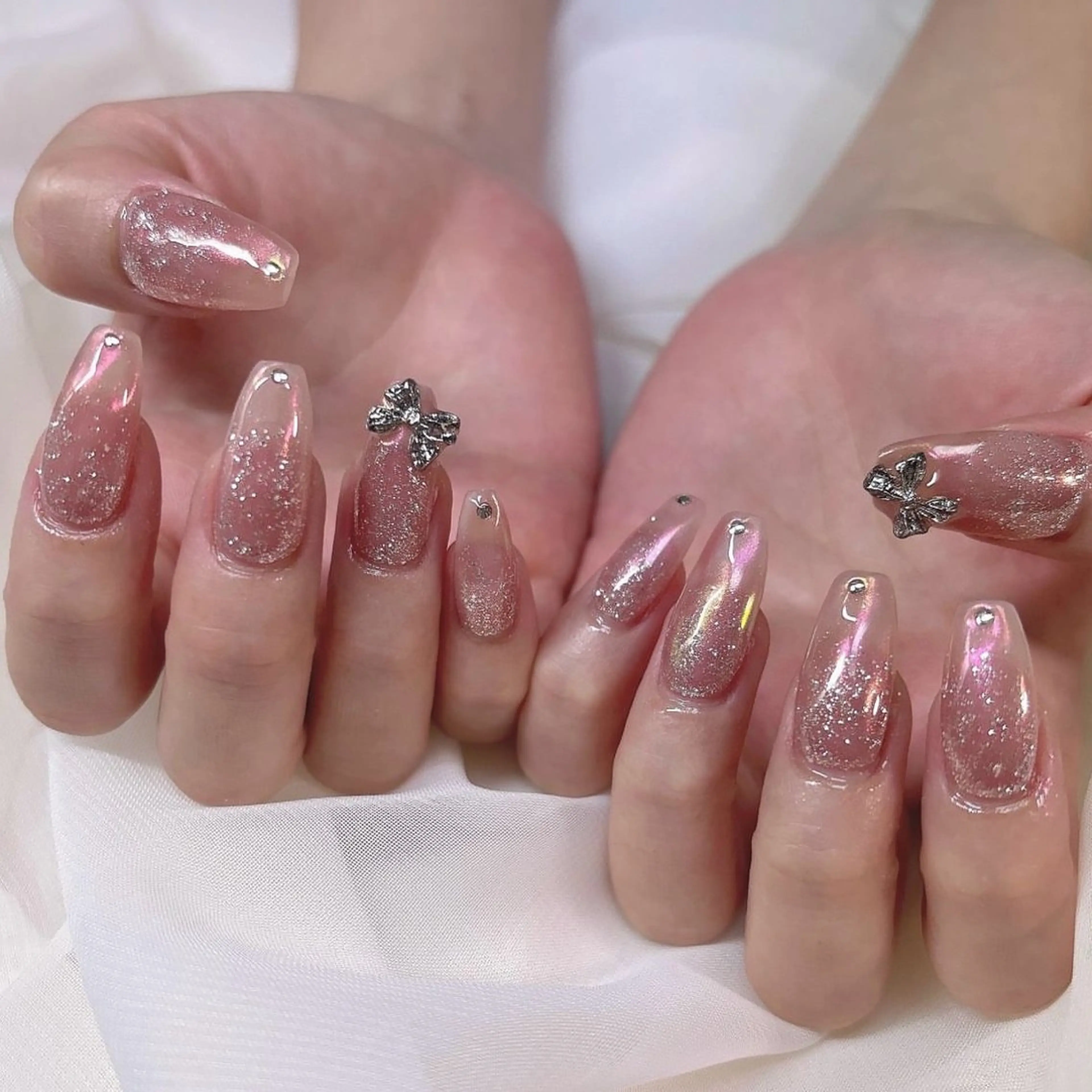 ネイル ラメ(グリッター) ラメグラデーション ピンク 𓂃🦢Aurora Swan🌙𓂃のネイルデザイン