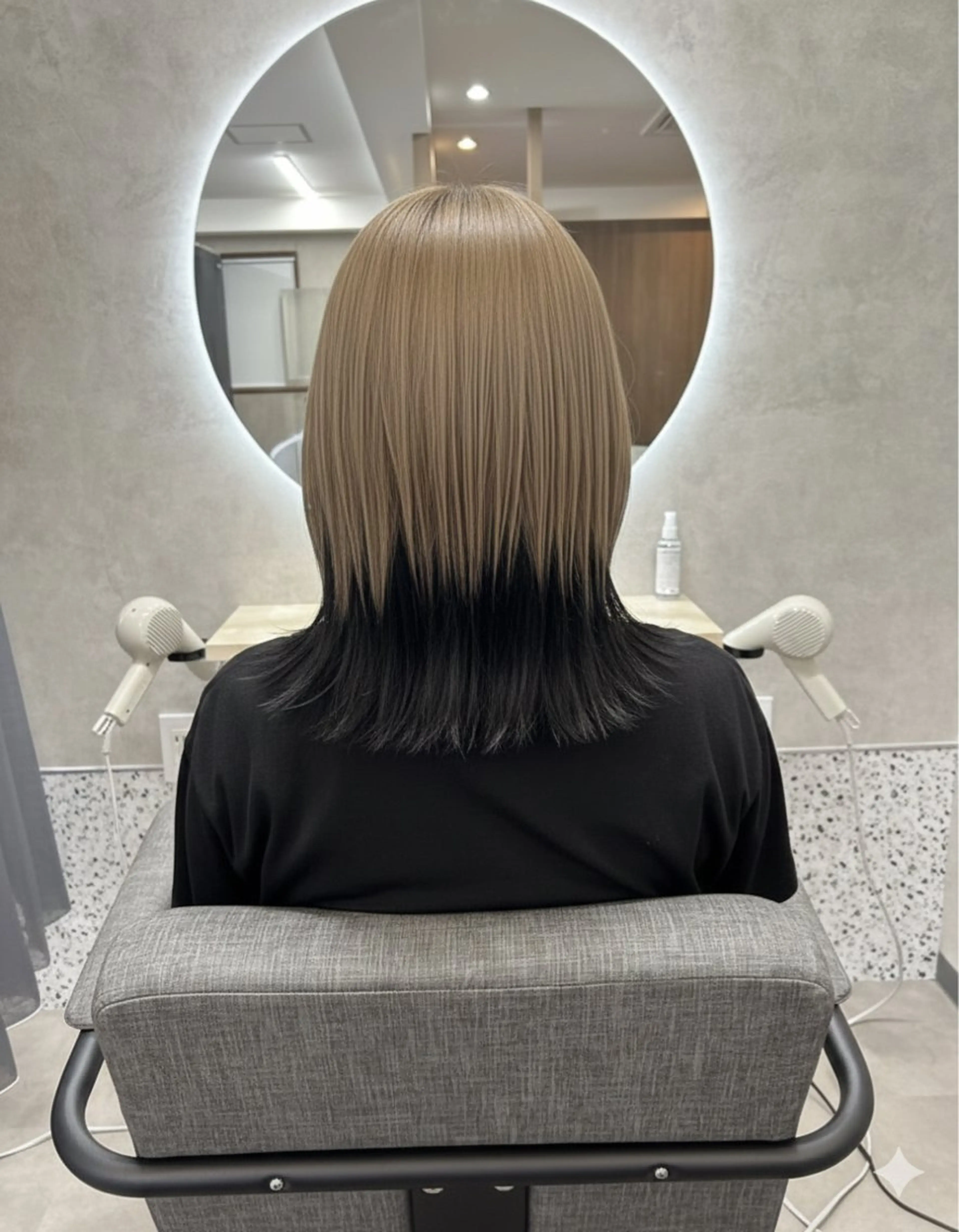 カット➕グラデーションカラー「ブリーチ込み」の写真