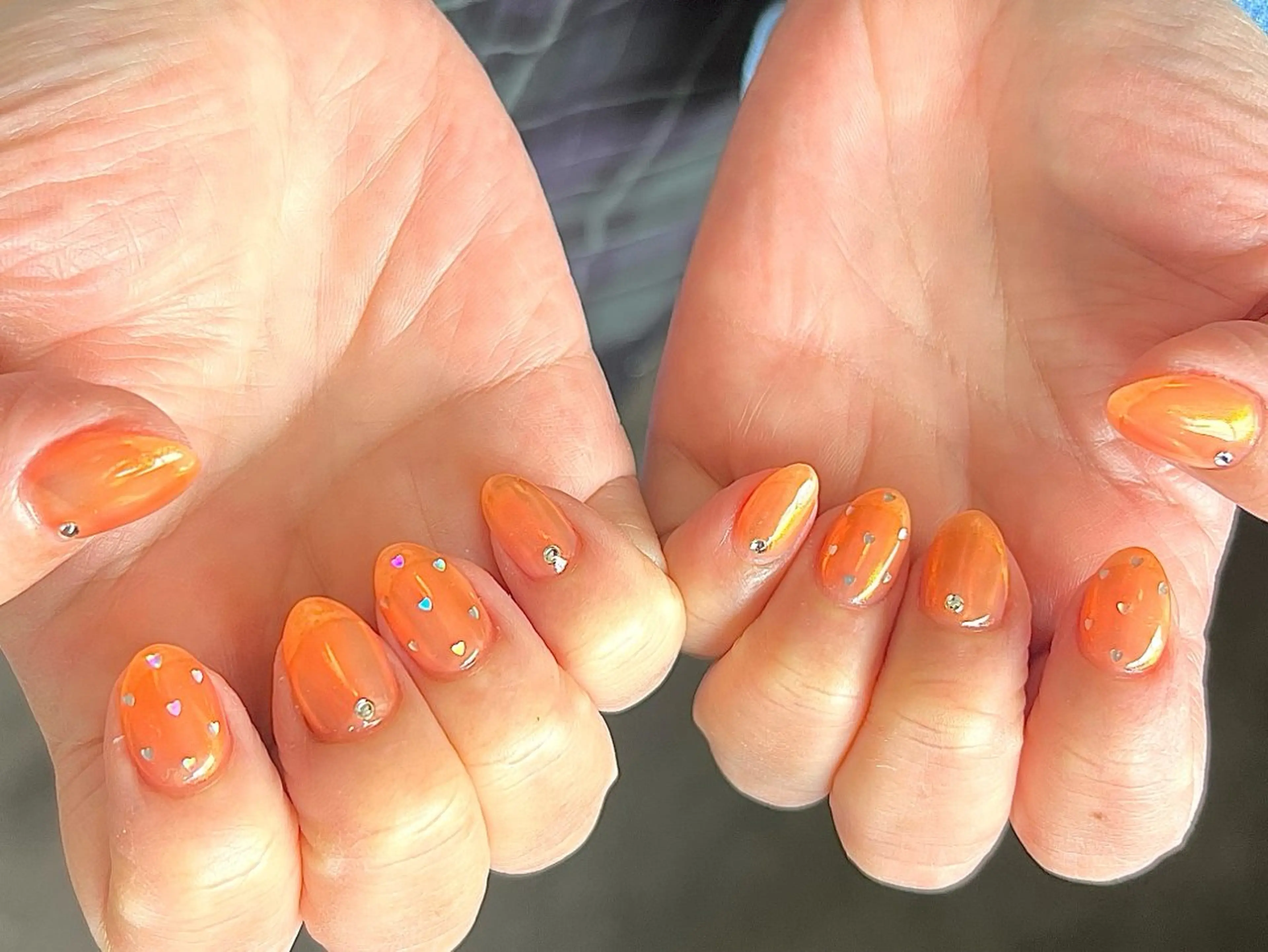 ネイル オーロラネイル ドット ハンドネイル 🫧💜 Yoshizawaのネイルデザイン