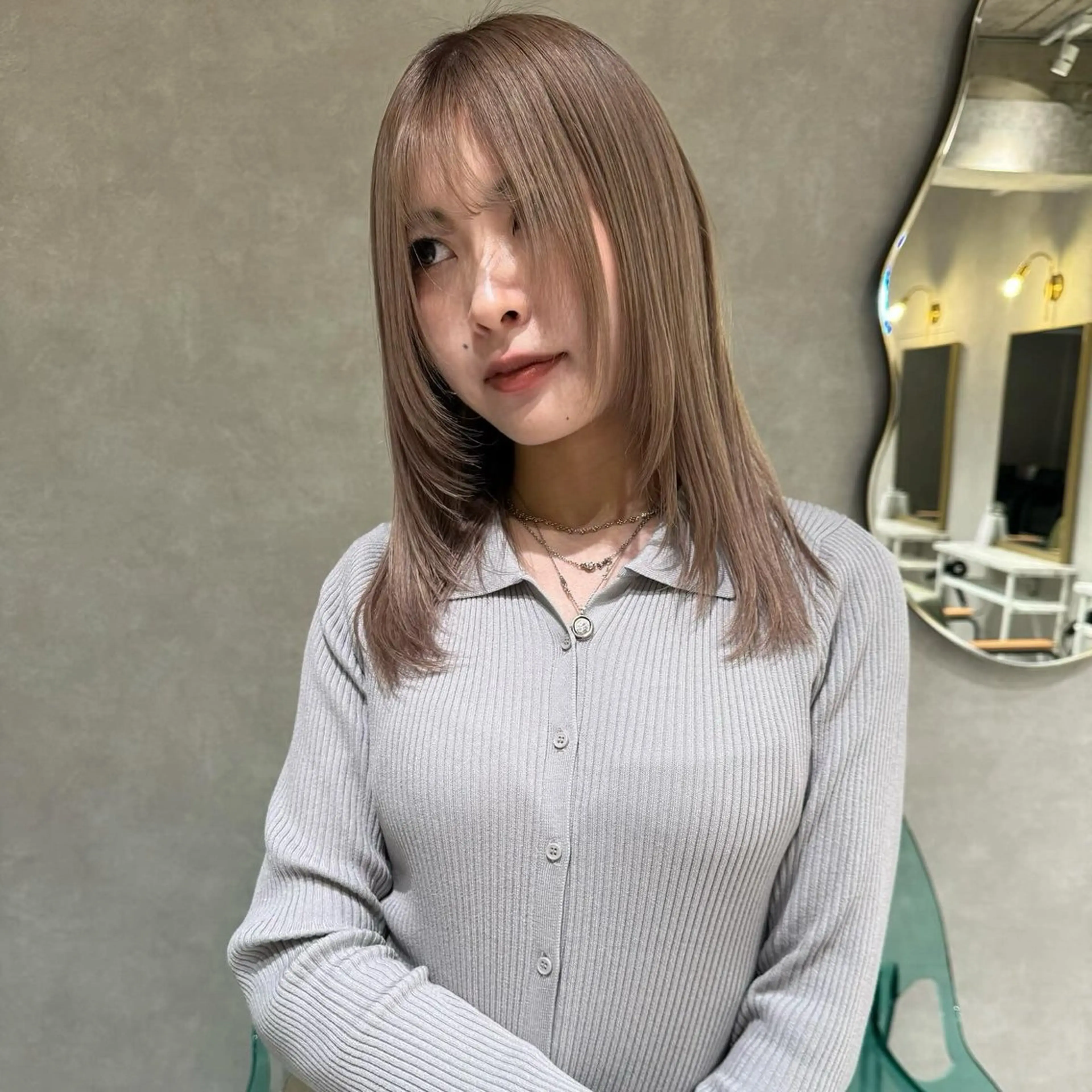 セミロング カラー ワンカールで盛れる レイヤー🎀Macoのヘアスタイル