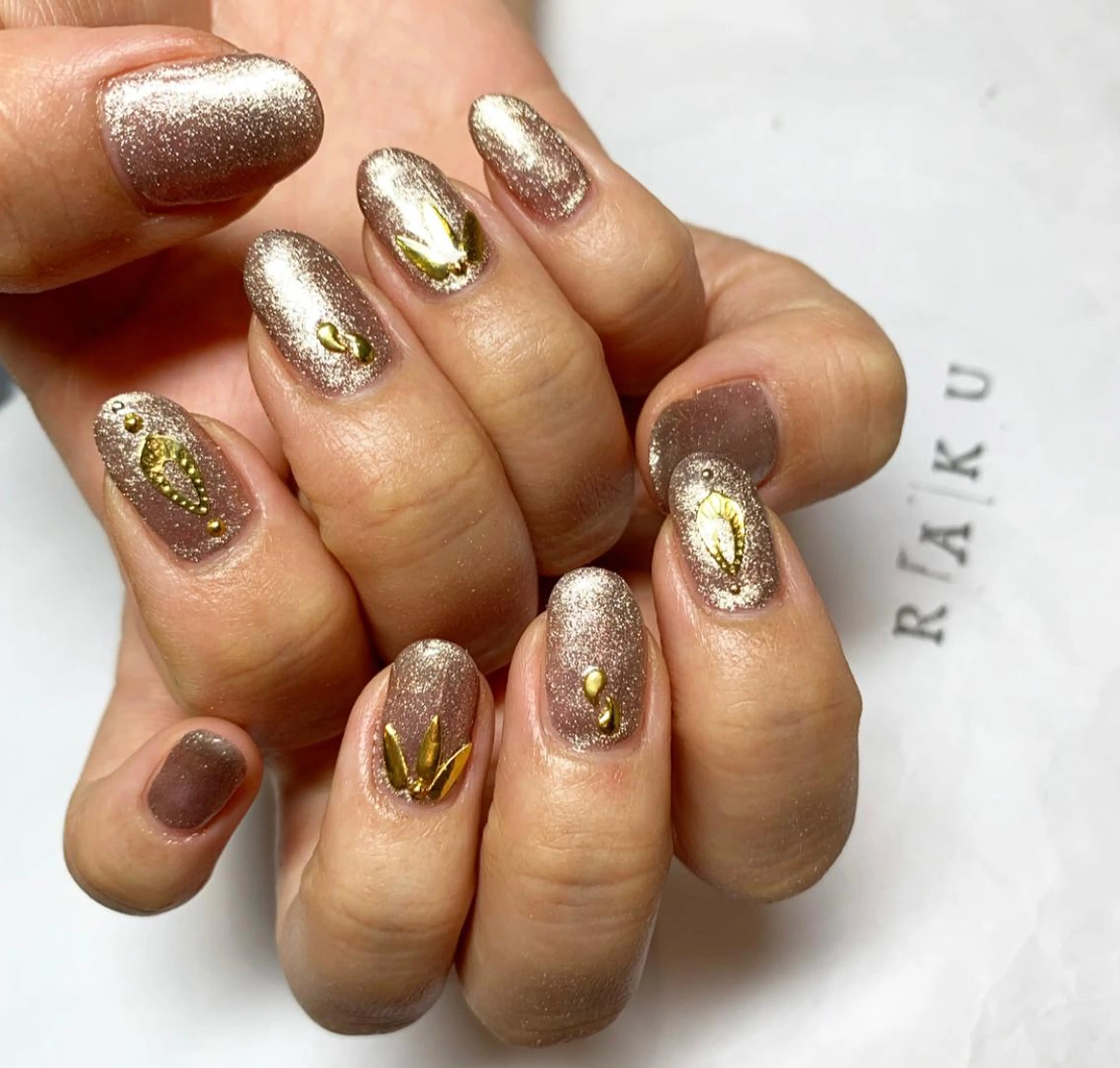 ネイル 駒月 明日香の眉毛・アイブロウイメージ