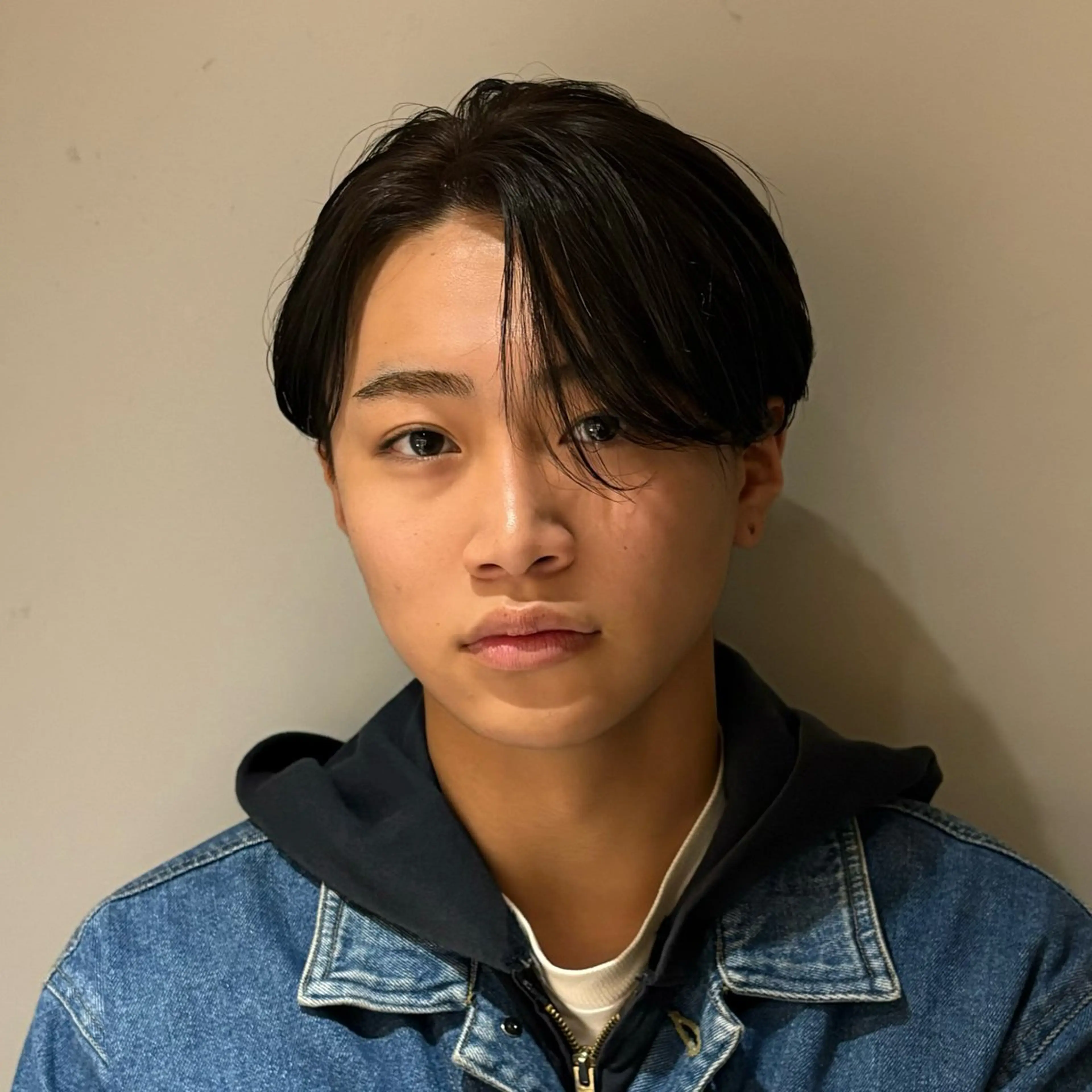 ショート カラー パーマ メンズ センターパート カット ヘッドスパ フェザー/シャドウ/ 酸性ストレートのヘアスタイル