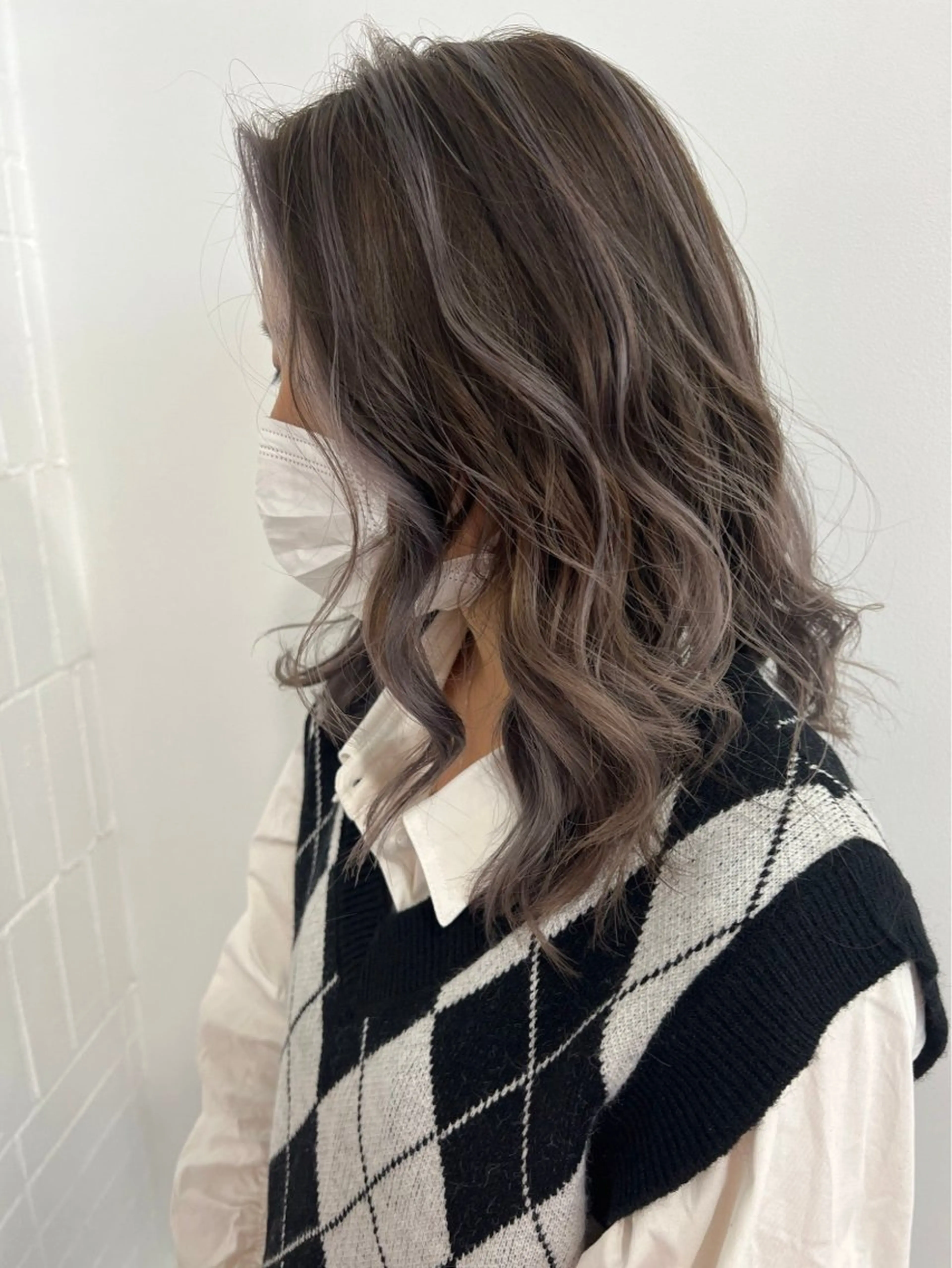 セミロング カラー カット ヘアカラー トリートメント ダブルカラー寒色系 ボリューム改善ハヤトのヘアスタイル
