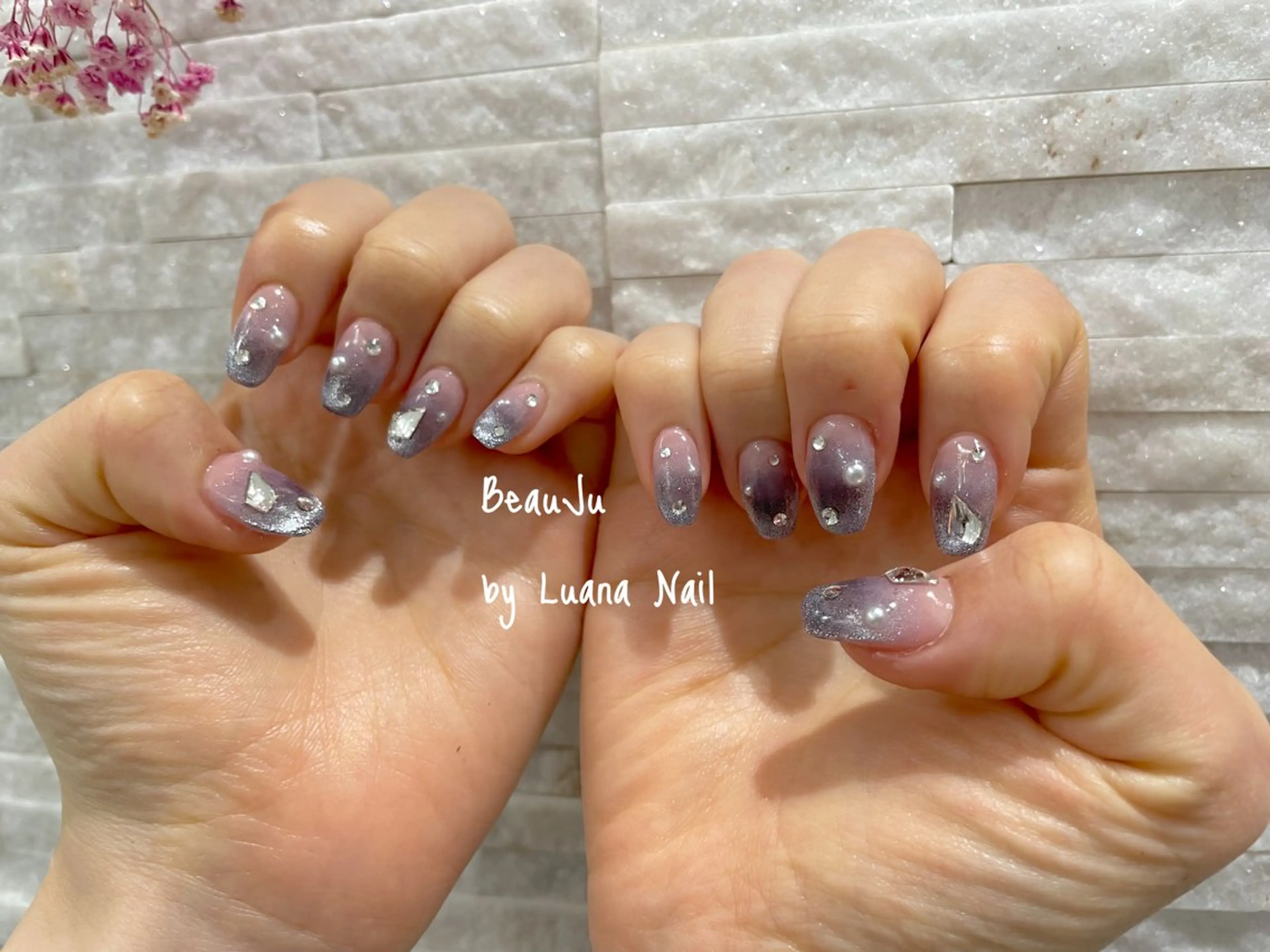 ネイル マグネットネイル ハンドネイル BeauJu by Luana Nailのネイルデザイン