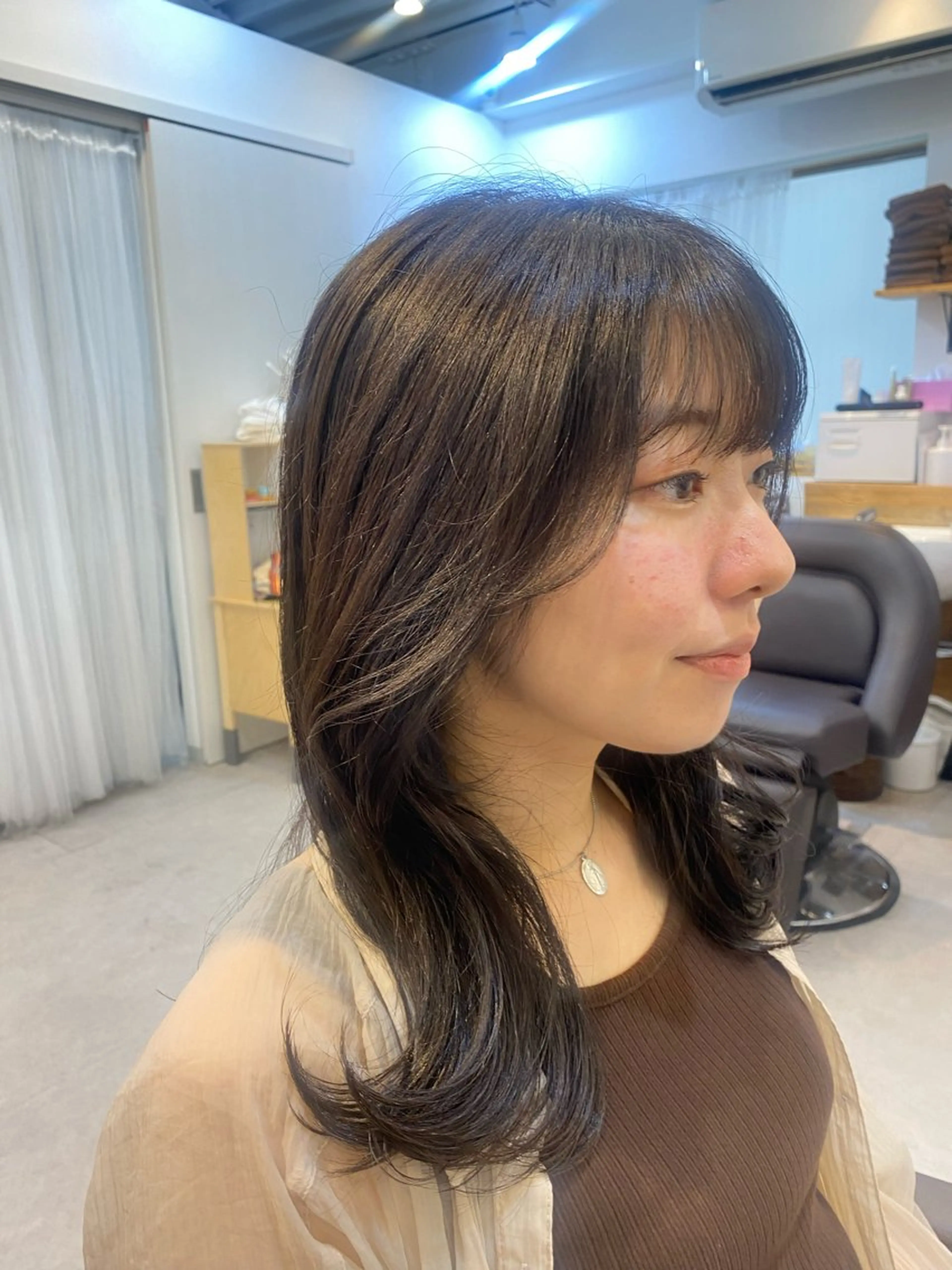 ミディアム カラー カット ヘアカラー トリートメント 似合う髪型が 分からない方へのヘアスタイル