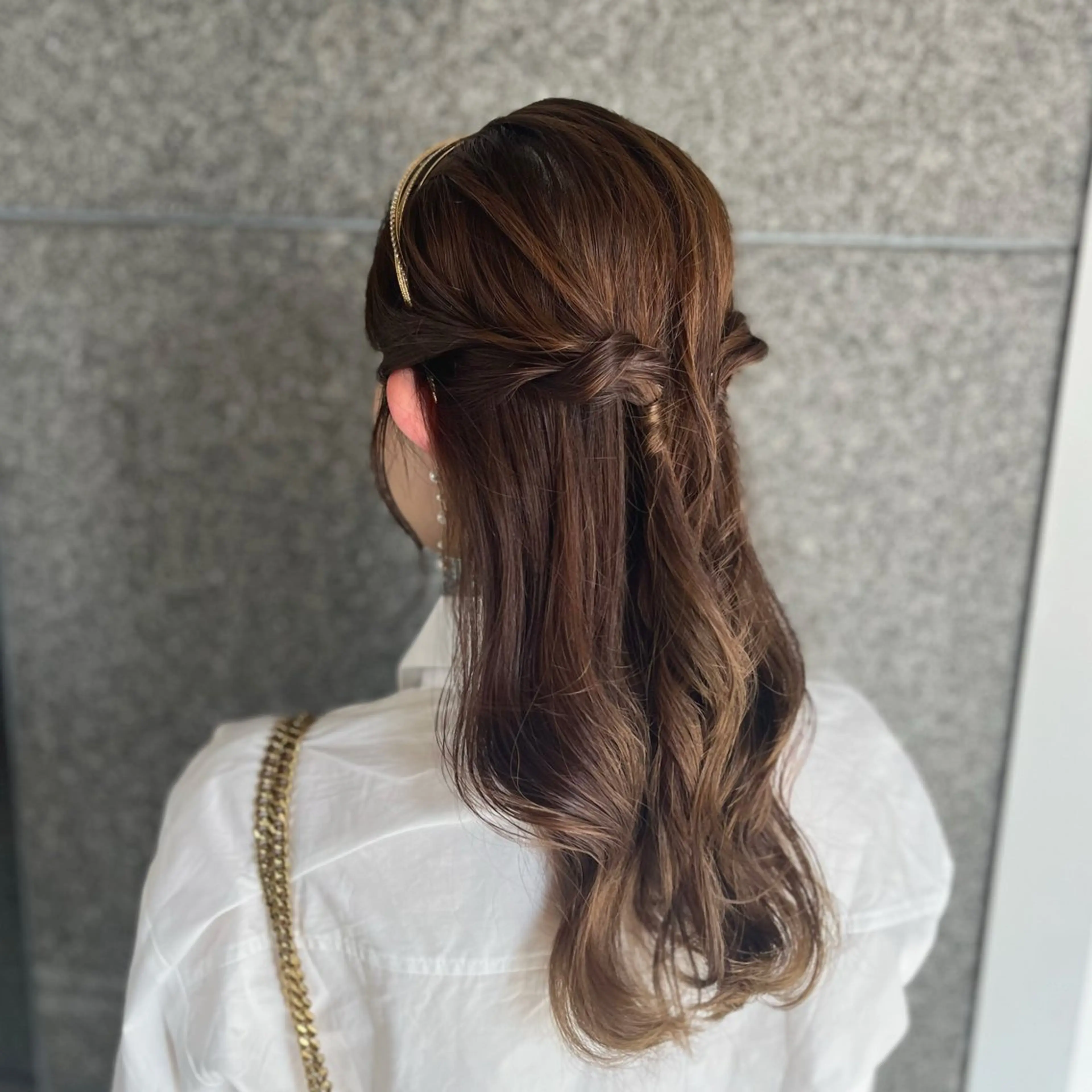 【結婚式や二次会など🤍】お呼ばれふわふわハーフアップorハーフツイン アレンジ ⋆˚ʚɞ(※飾り持参)の写真