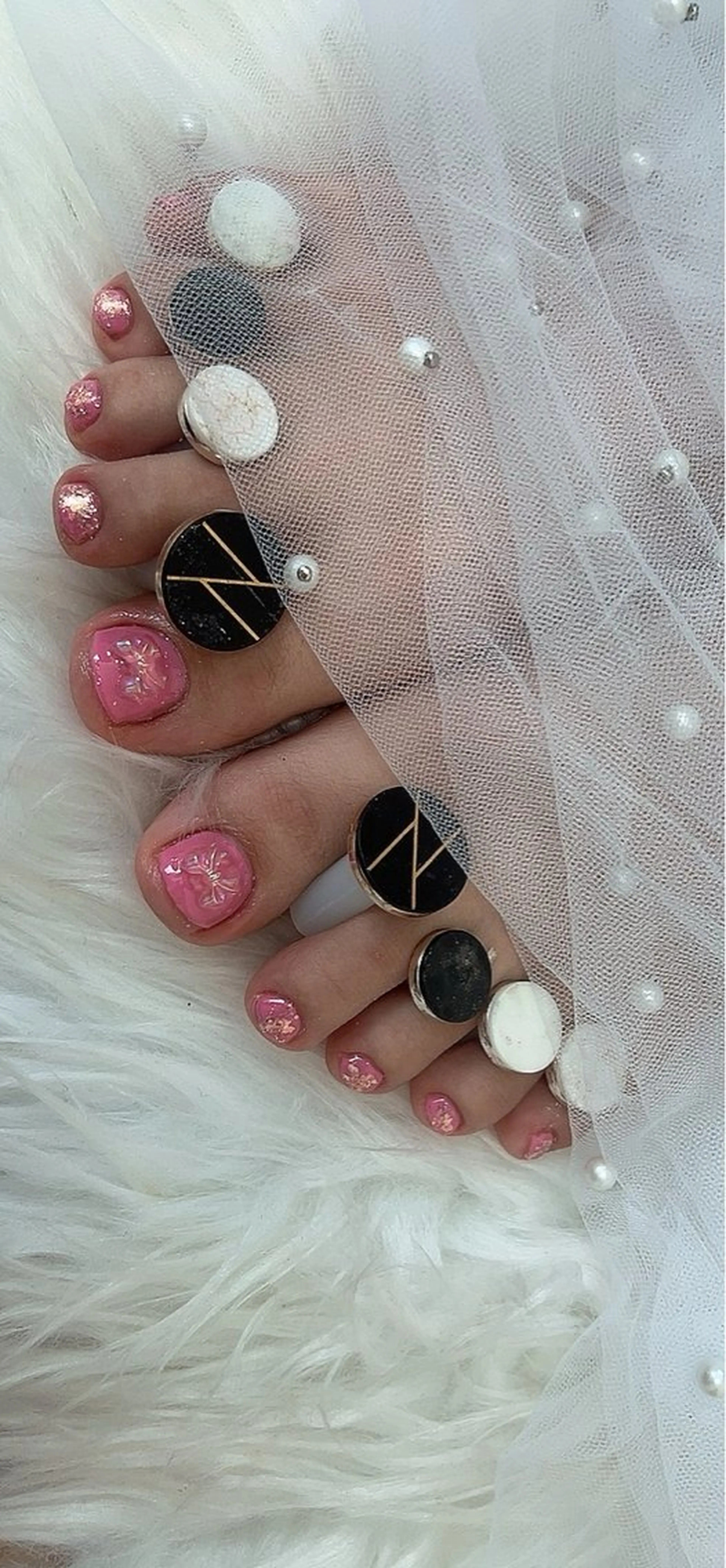 ネイル ガーリー フットネイル Ruana Nailのネイルデザイン