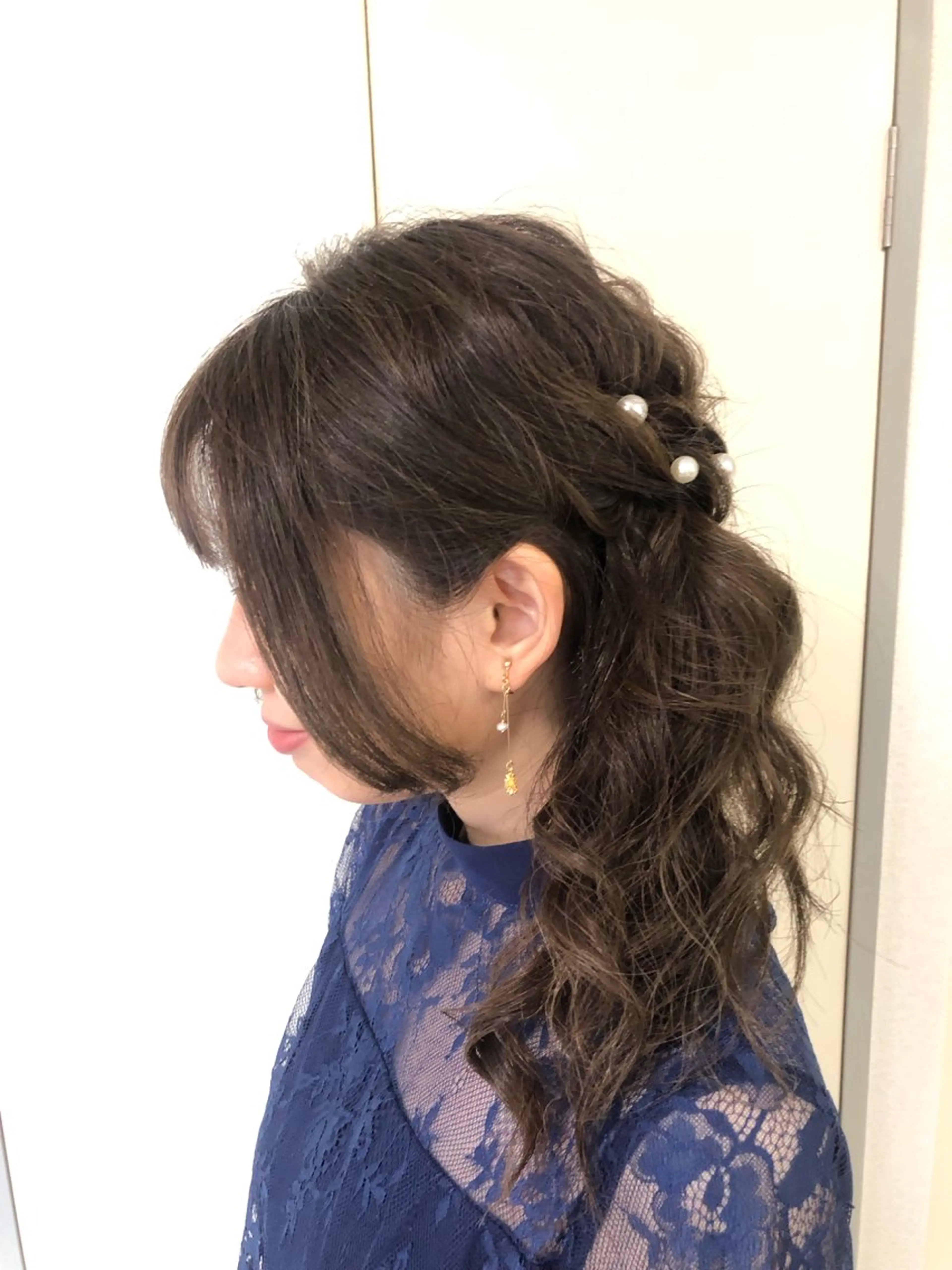 セミロング ヘアアレンジ 結婚式・ブライダル ヘアセット salon *meehoのネイルデザイン
