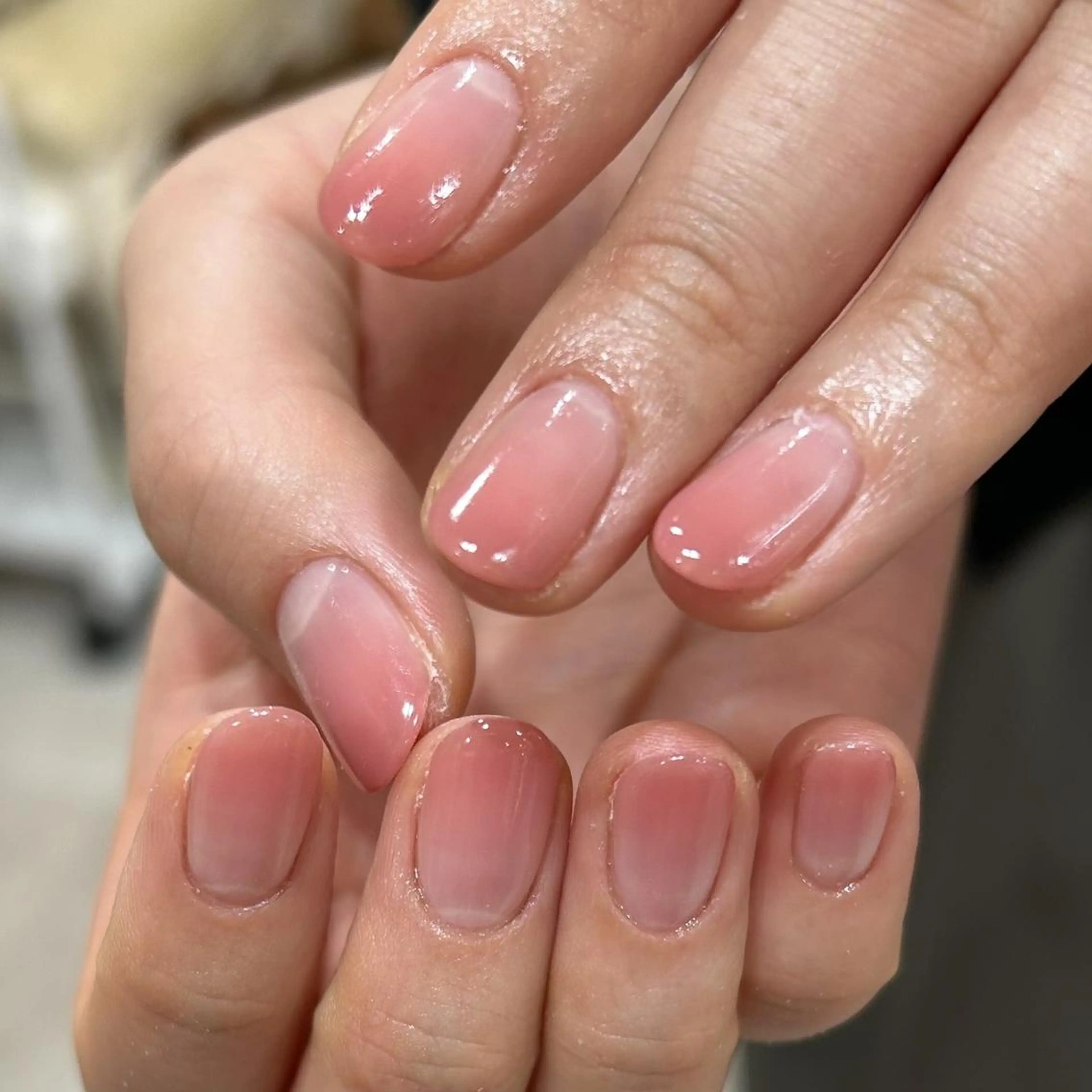 〔*自爪を痛めないパラジェル*〕 ♡handカラーグラデーション≪根本クリア≫(オフなし)♡の写真