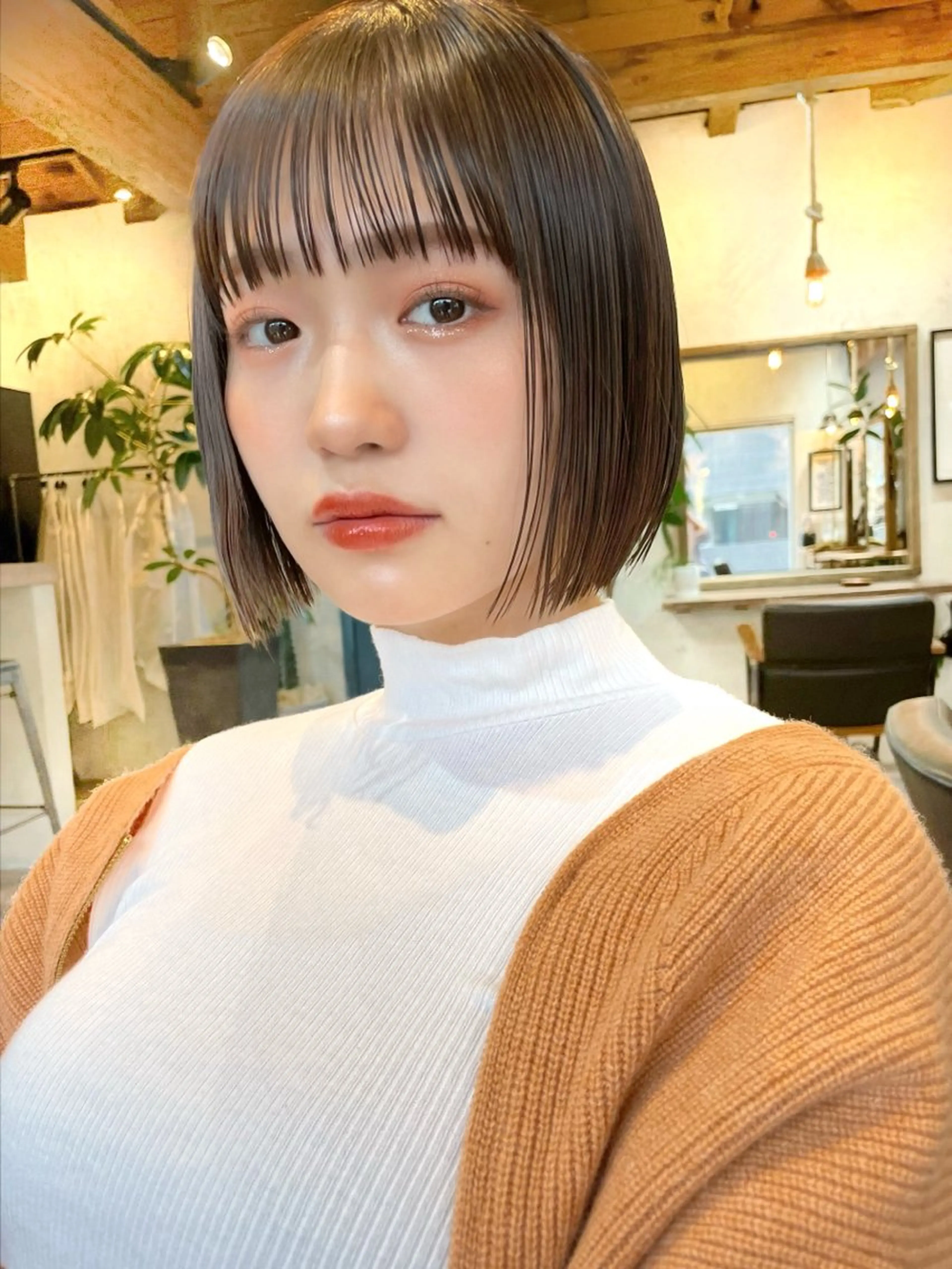 ショート カラー 切りっぱなしボブ ボブレイヤー ボブ くびれヘア 顔まわりレイヤー カット ヘアカラー 結べるレイヤーボブ くびれLady表参道のヘアスタイル